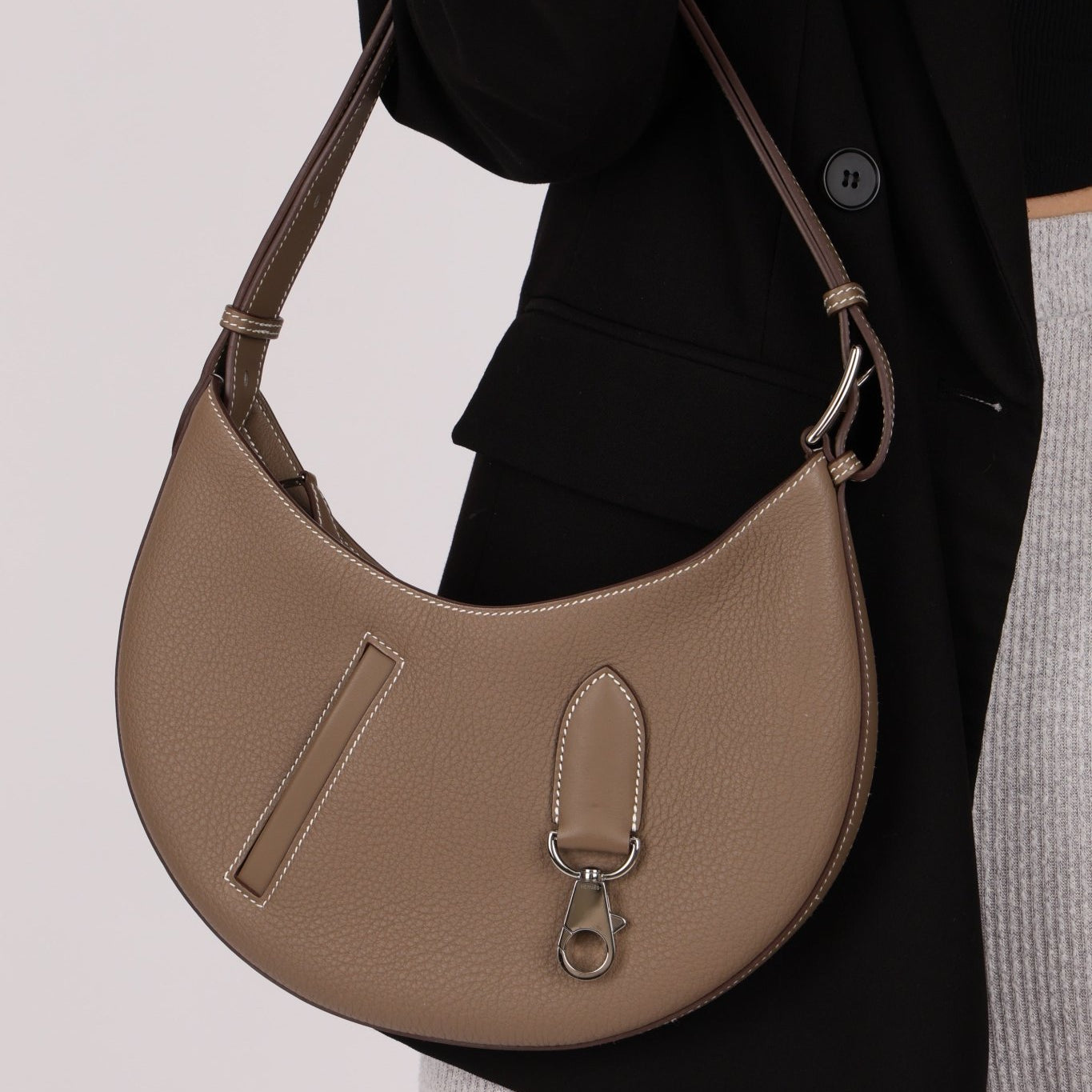 Hermès Etoupe Togo P’tit Arçon PHW - FashioNica