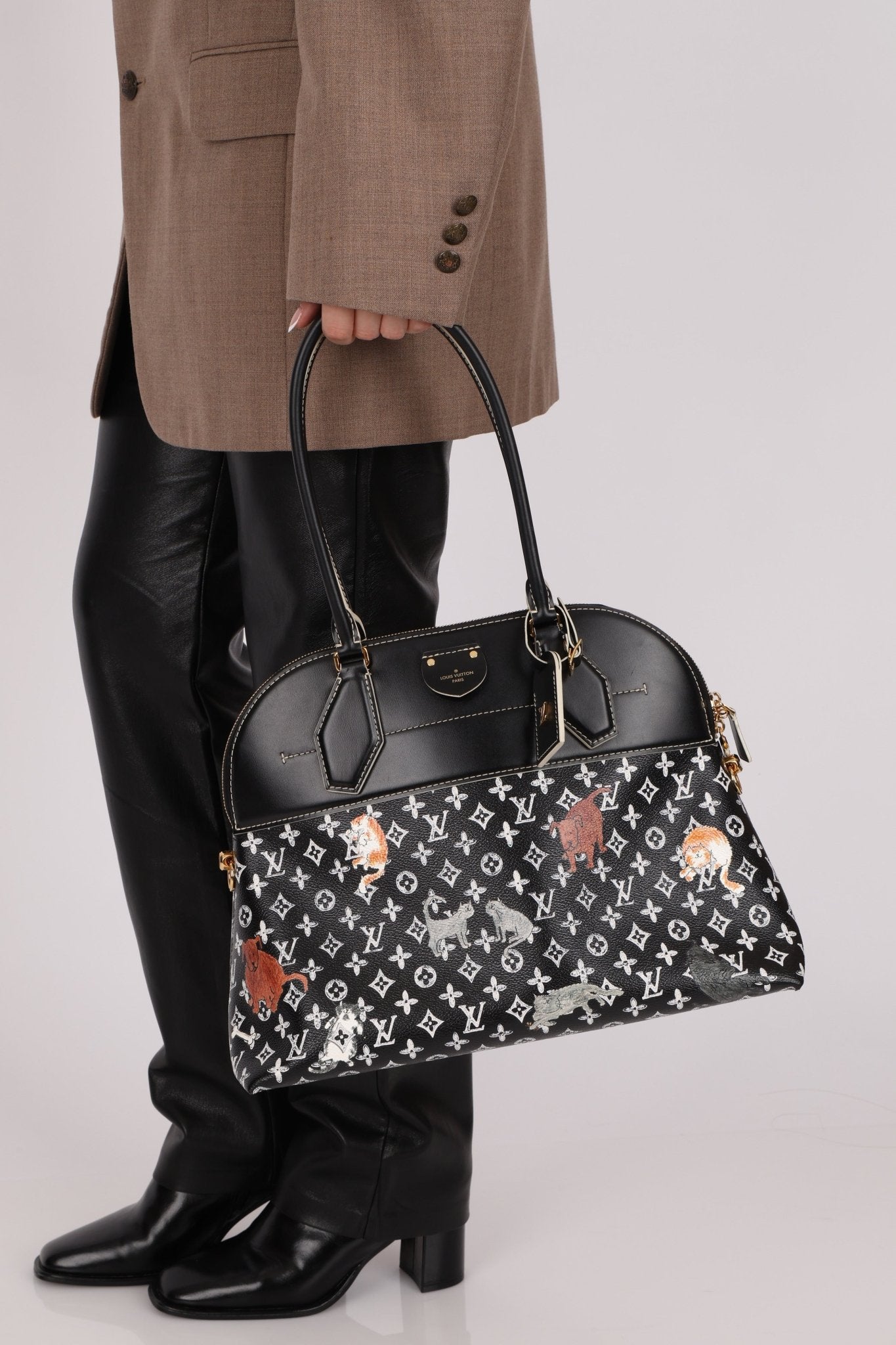 Limited Edition 2018 Louis Vuitton x Grace Coddington Catogram Alma MM - FashioNica