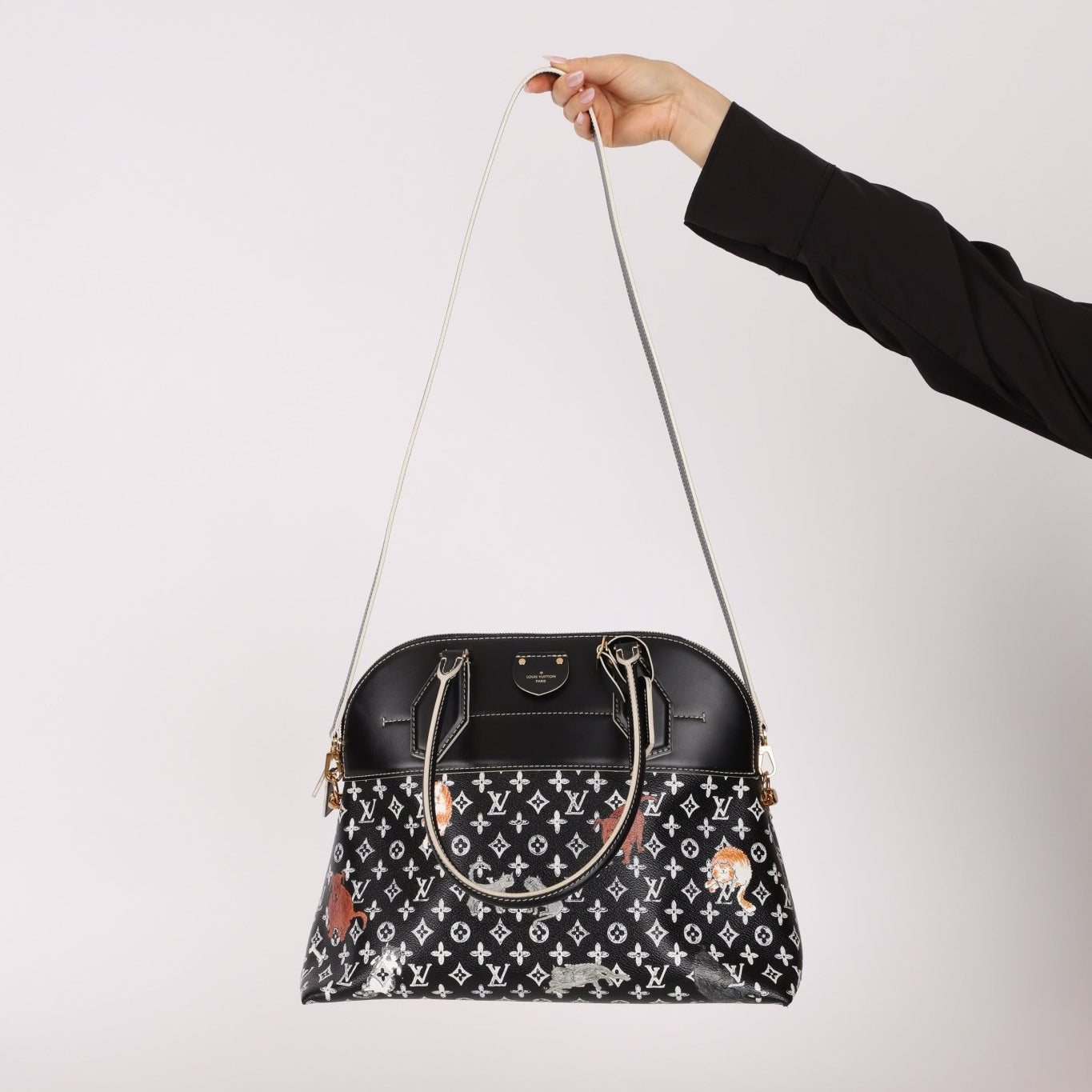 Limited Edition 2018 Louis Vuitton x Grace Coddington Catogram Alma MM - FashioNica