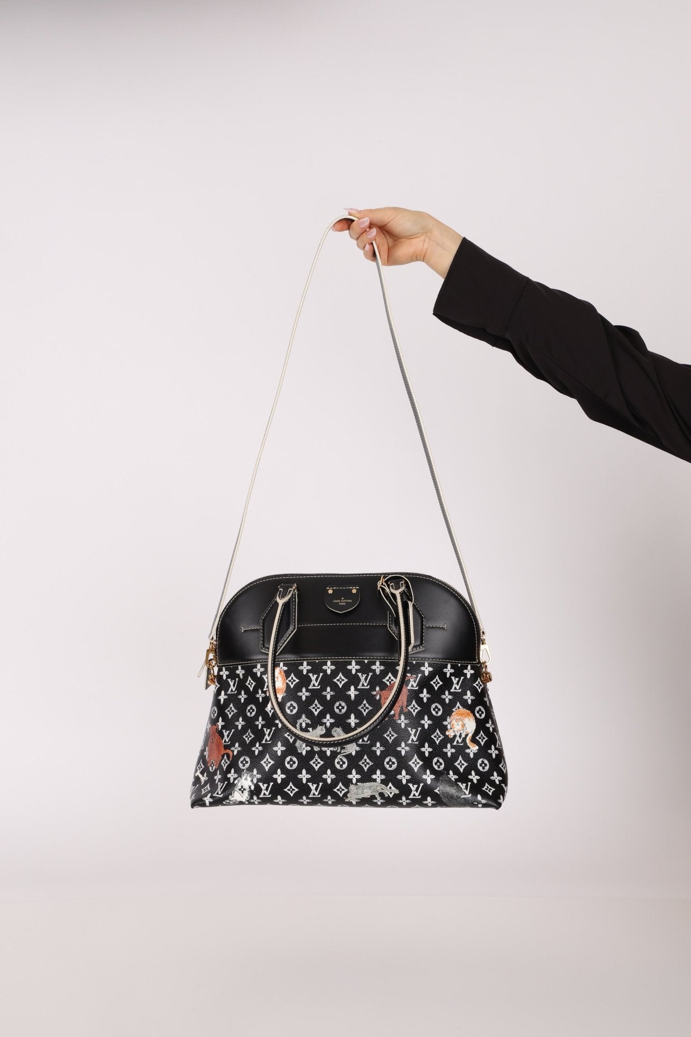 Limited Edition 2018 Louis Vuitton x Grace Coddington Catogram Alma MM - FashioNica