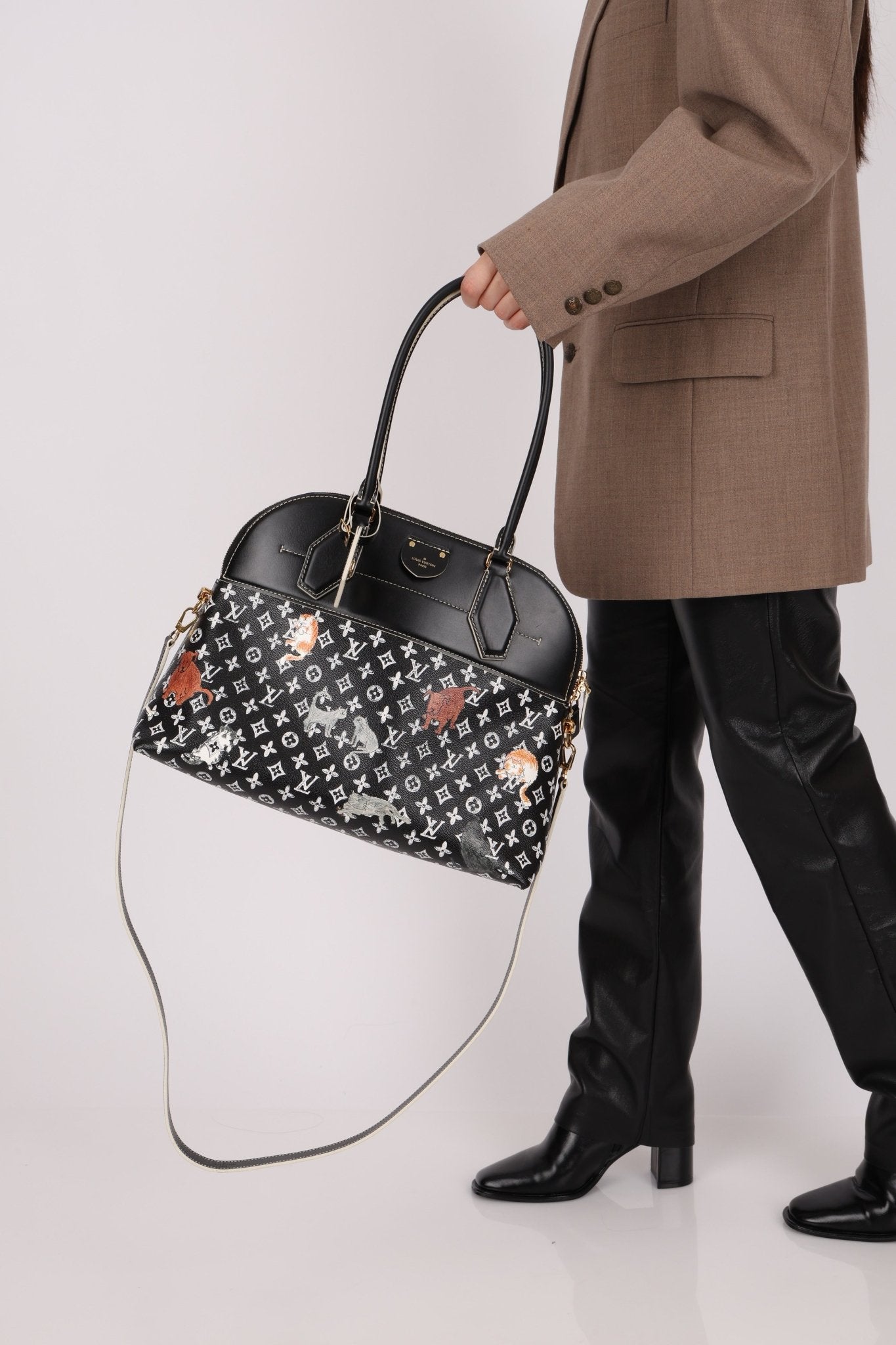 Limited Edition 2018 Louis Vuitton x Grace Coddington Catogram Alma MM - FashioNica