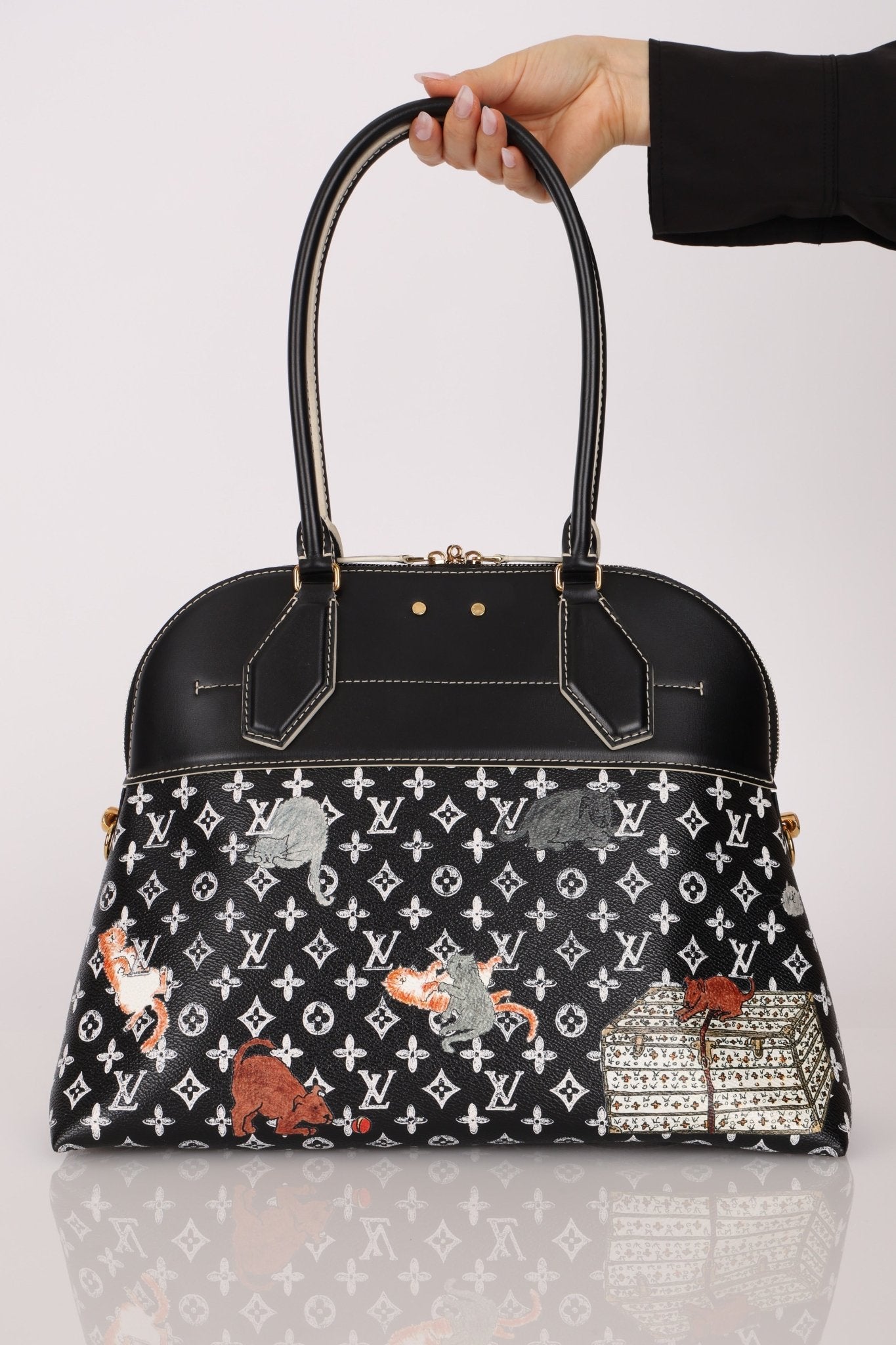 Limited Edition 2018 Louis Vuitton x Grace Coddington Catogram Alma MM - FashioNica