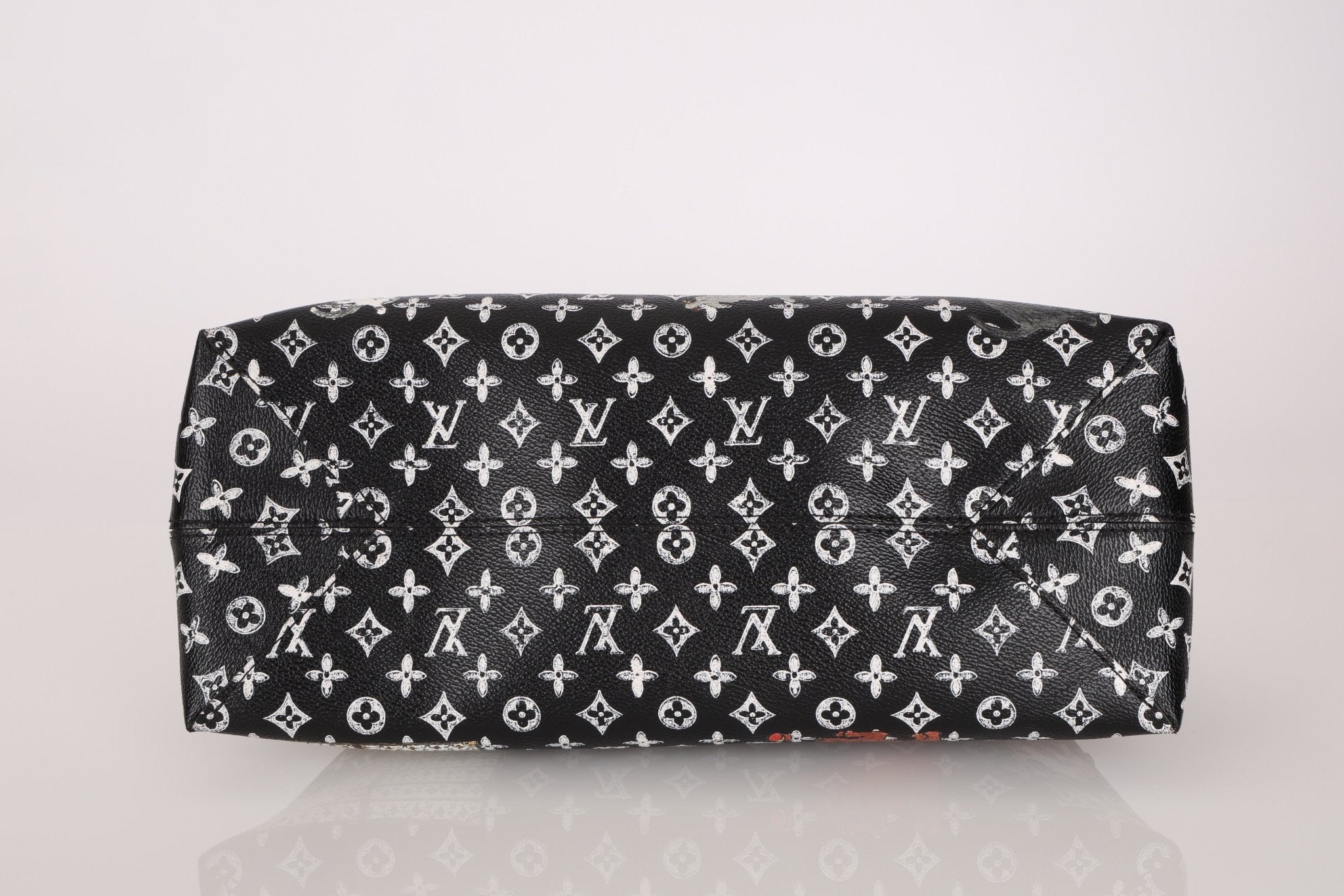 Limited Edition 2018 Louis Vuitton x Grace Coddington Catogram Alma MM - FashioNica