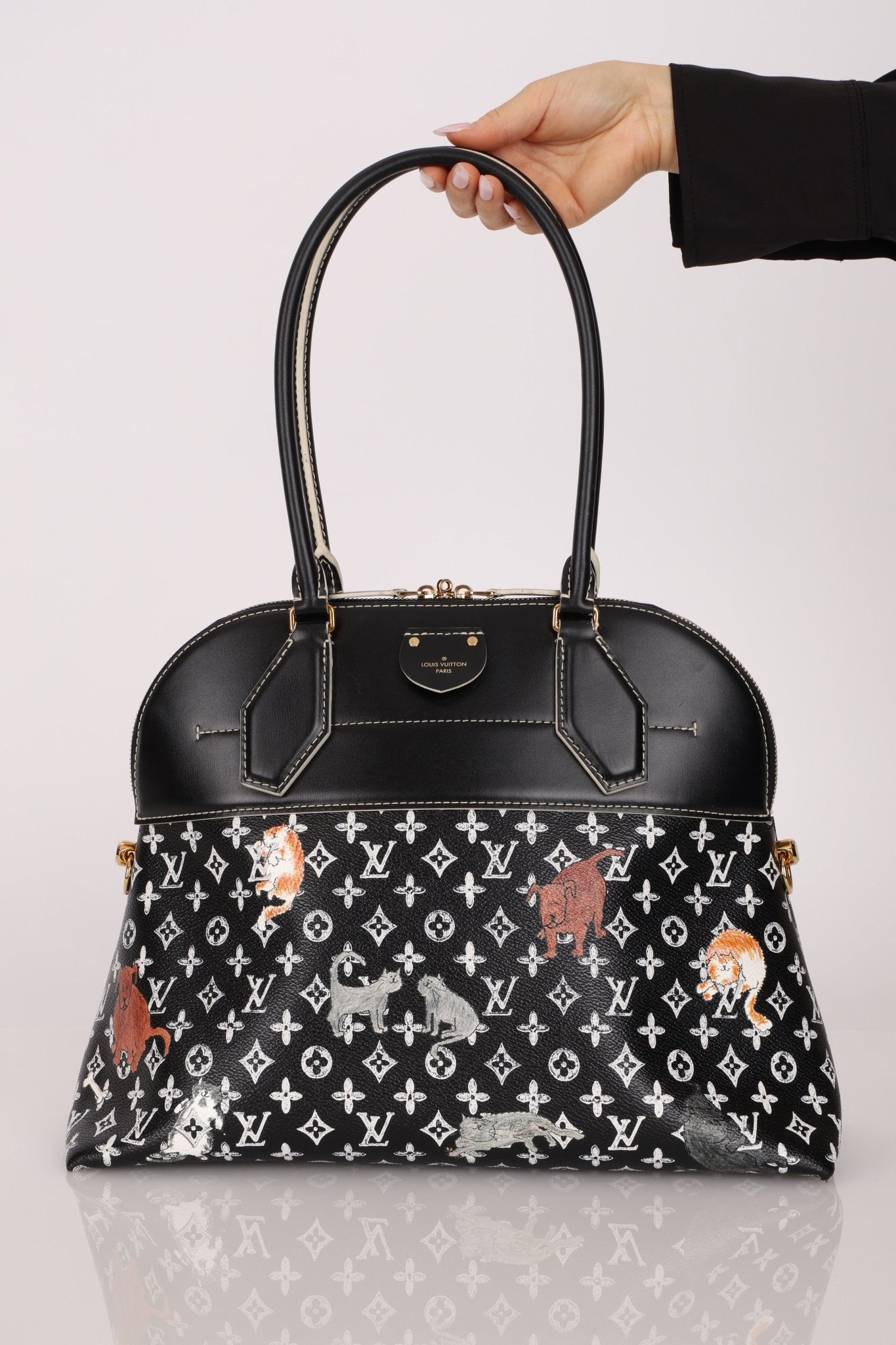 Limited Edition 2018 Louis Vuitton x Grace Coddington Catogram Alma MM - FashioNica
