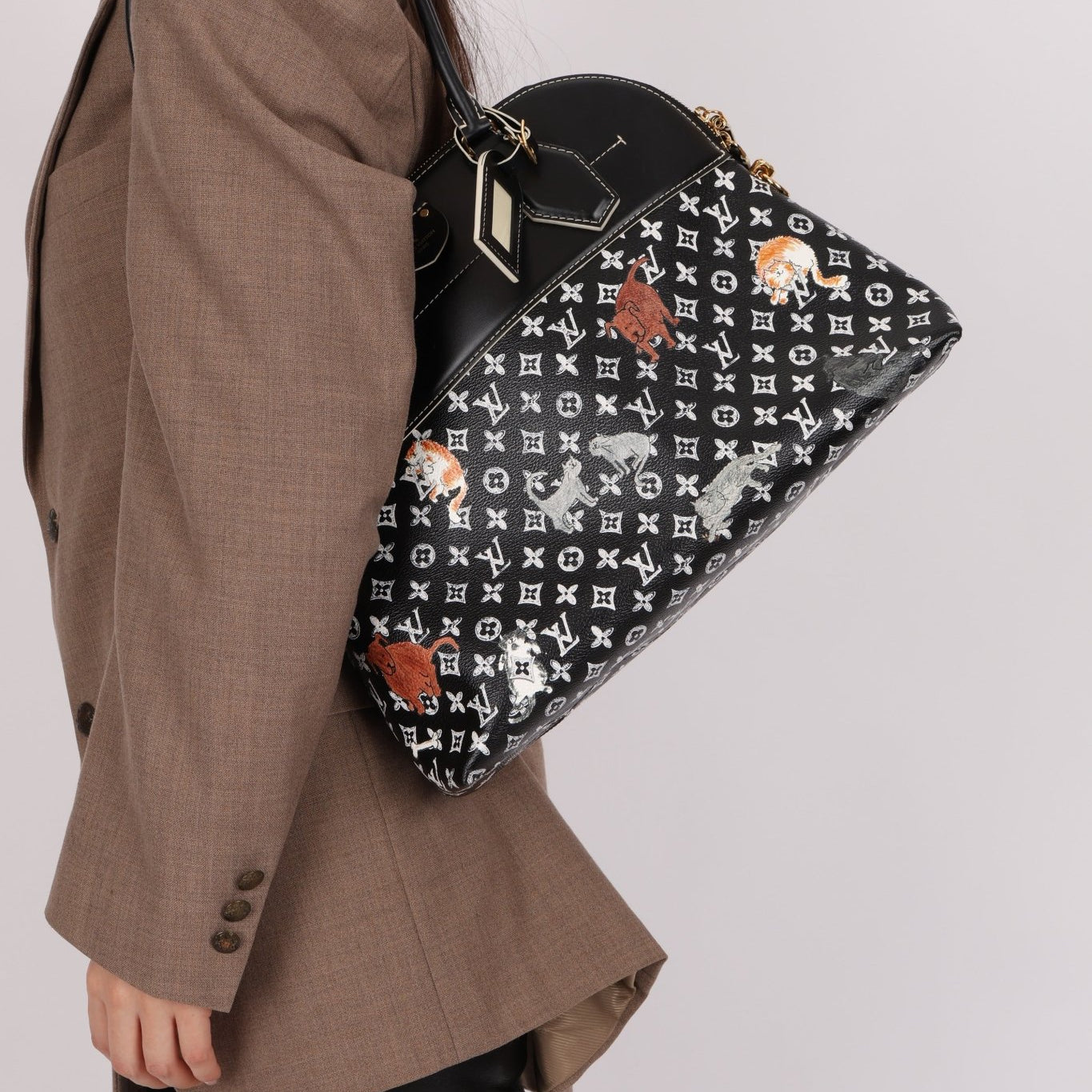 Limited Edition 2018 Louis Vuitton x Grace Coddington Catogram Alma MM - FashioNica