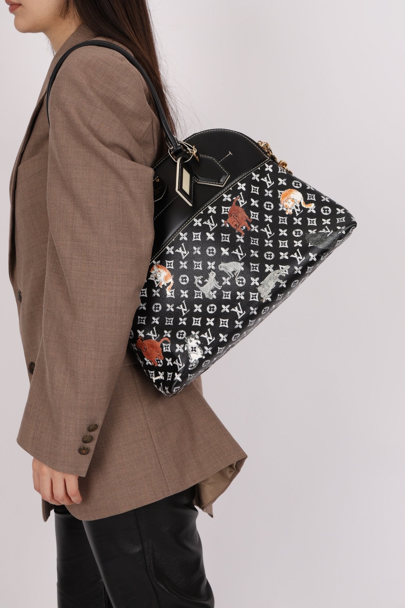 Limited Edition 2018 Louis Vuitton x Grace Coddington Catogram Alma MM - FashioNica