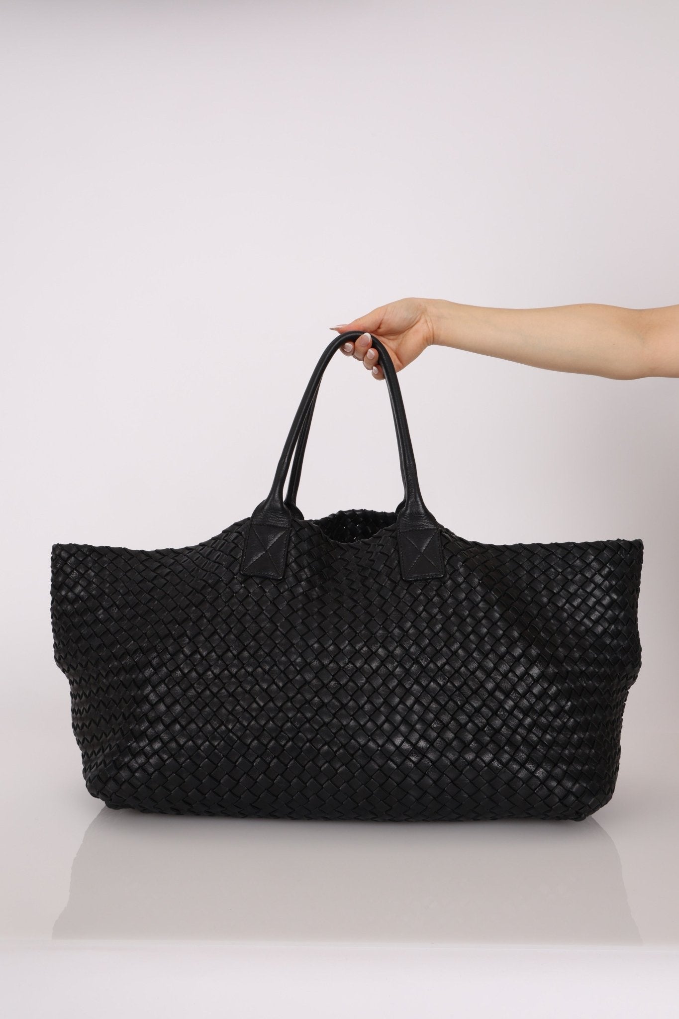 Limited Edition Bottega Veneta Black Intrecciato Large Cabat with Pouch - FashioNica