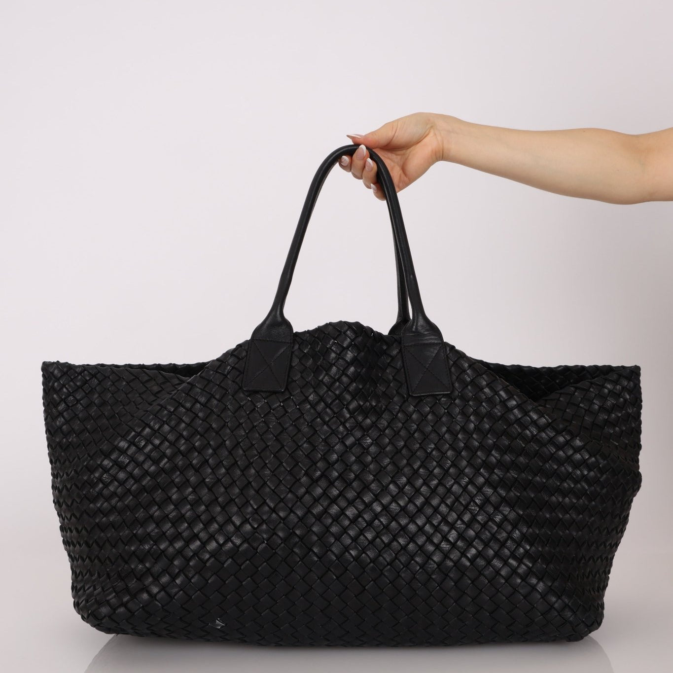 Limited Edition Bottega Veneta Black Intrecciato Large Cabat with Pouch - FashioNica
