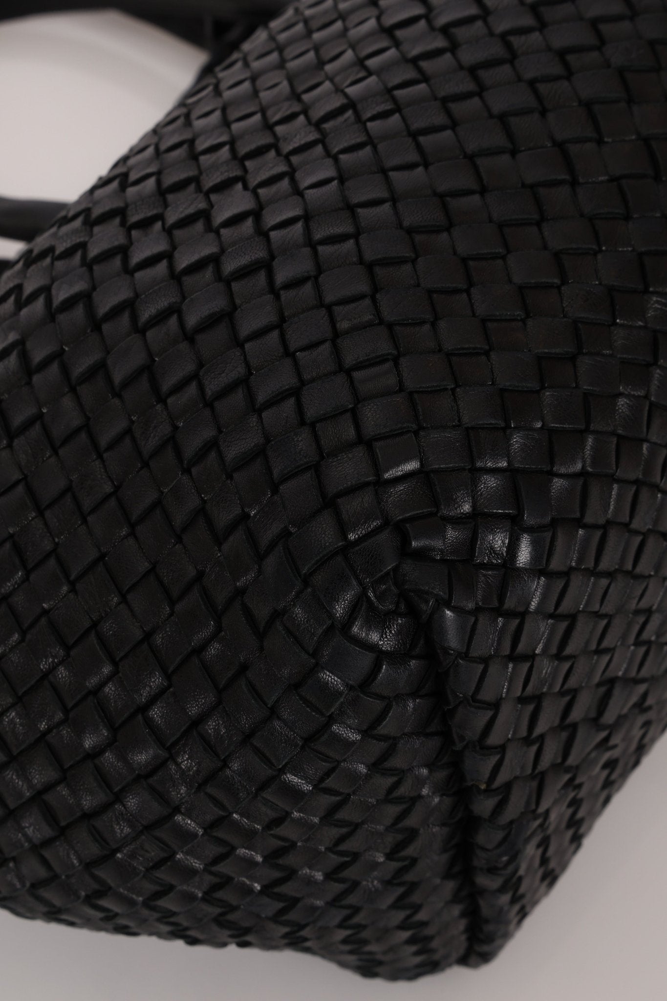 Limited Edition Bottega Veneta Black Intrecciato Large Cabat with Pouch - FashioNica