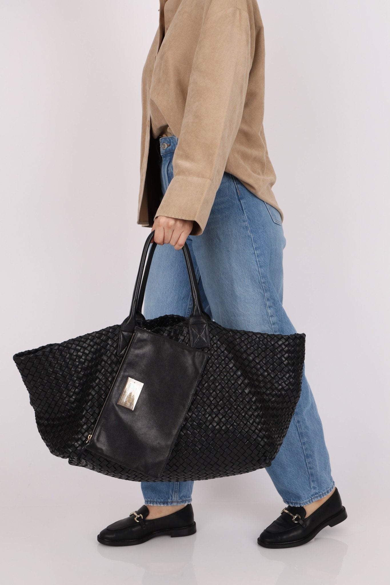 Limited Edition Bottega Veneta Black Intrecciato Large Cabat with Pouch - FashioNica