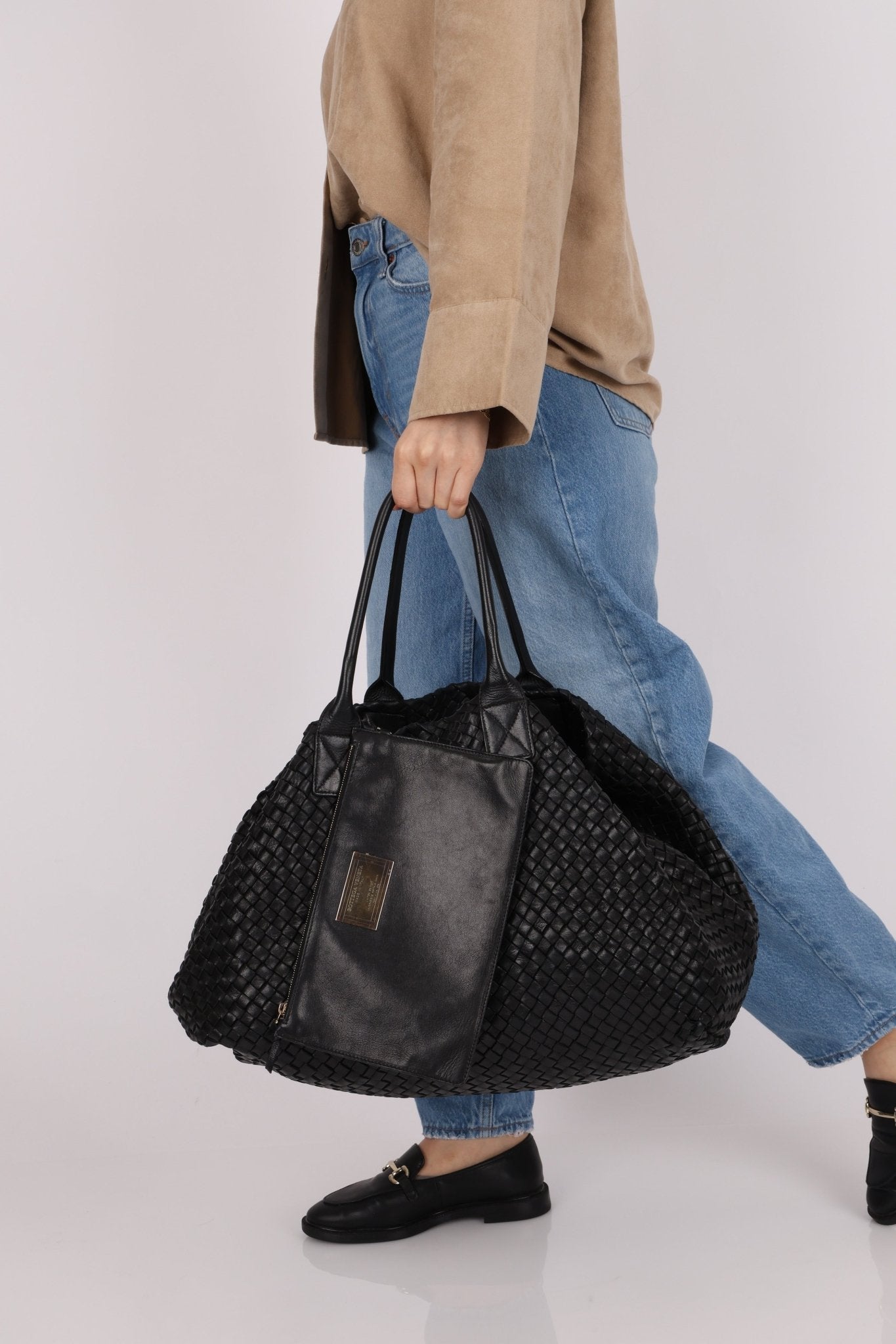 Limited Edition Bottega Veneta Black Intrecciato Large Cabat with Pouch - FashioNica