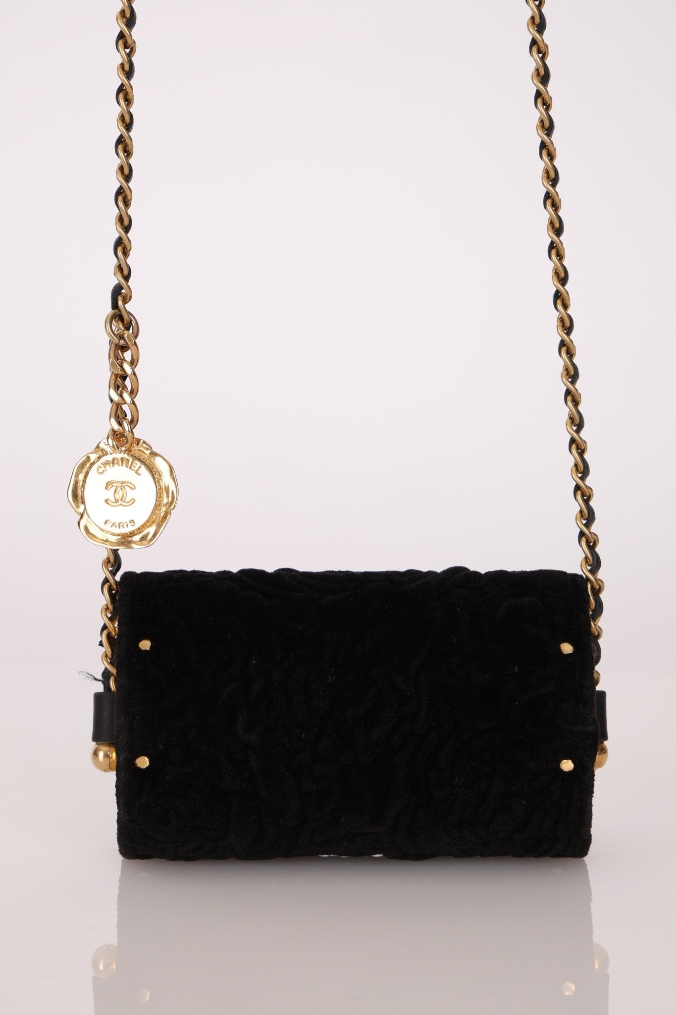 Limited Edition Chanel Métiers D'art 2021 Velvet Embossed Jewel Miniaudiere - FashioNica