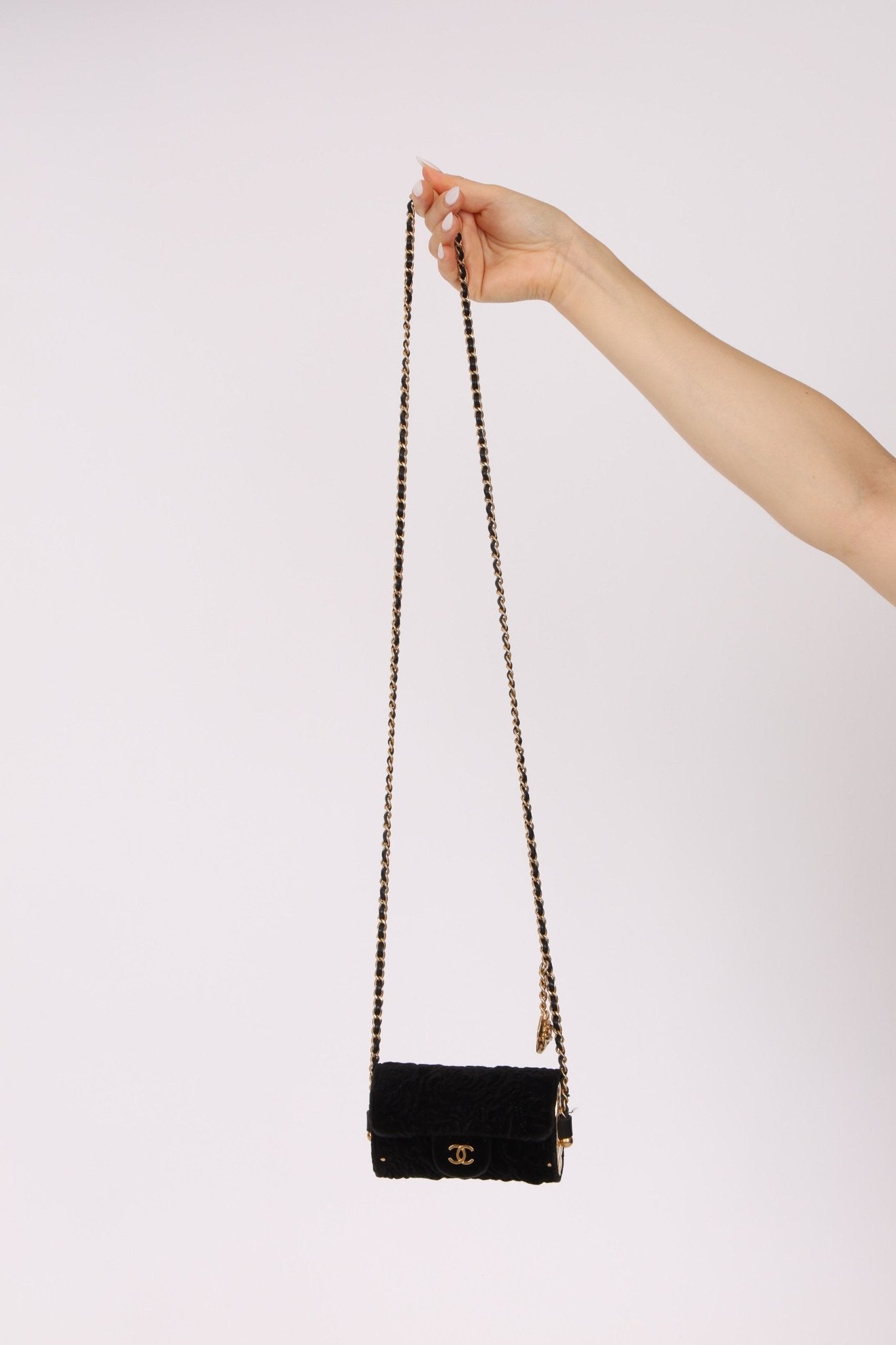 Limited Edition Chanel Métiers D'art 2021 Velvet Embossed Jewel Miniaudiere - FashioNica