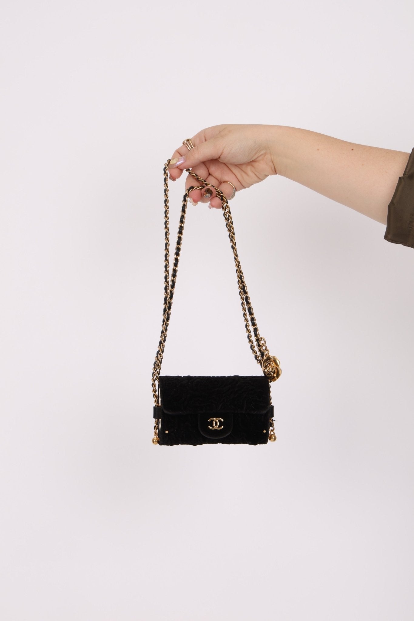 Limited Edition Chanel Métiers D'art 2021 Velvet Embossed Jewel Miniaudiere - FashioNica