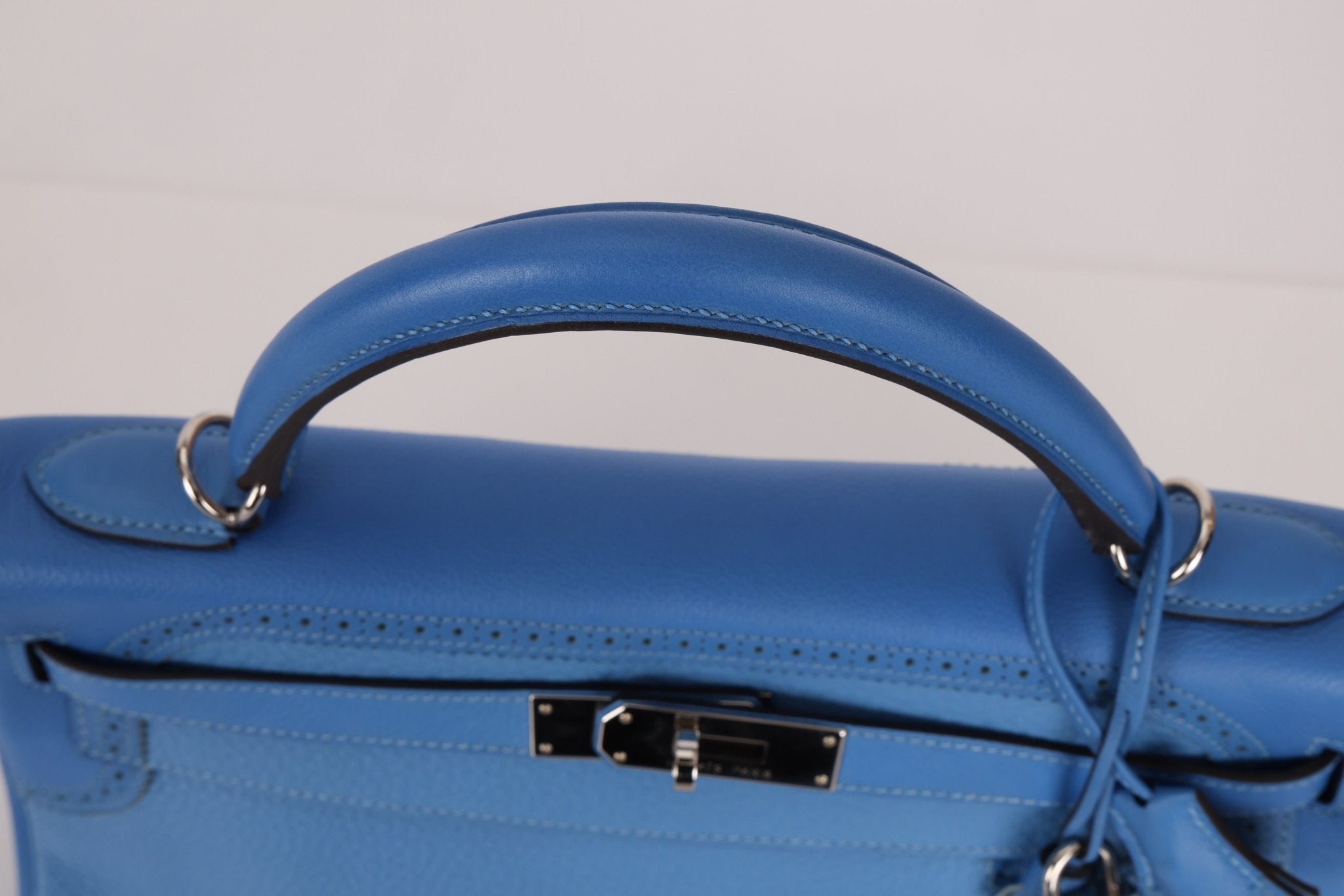 Limited Edition Hermès 2015 Bleu Paradise Clemence and Evercolor Ghillies Kelly 32 Retourne PHW - FashioNica