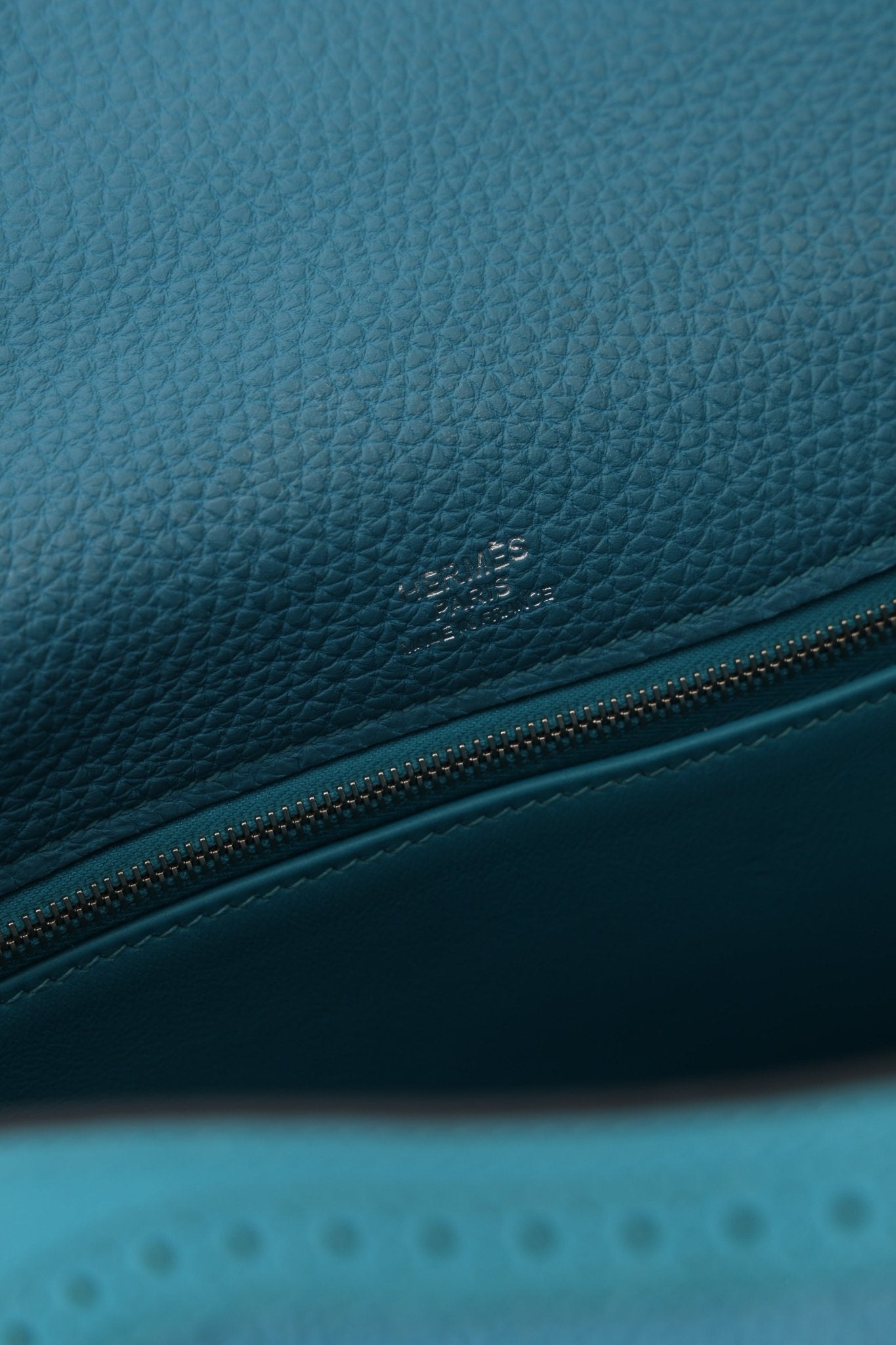 Limited Edition Hermès 2015 Turquoise Togo & Swift Ghillies Kelly 32 PHW - FashioNica