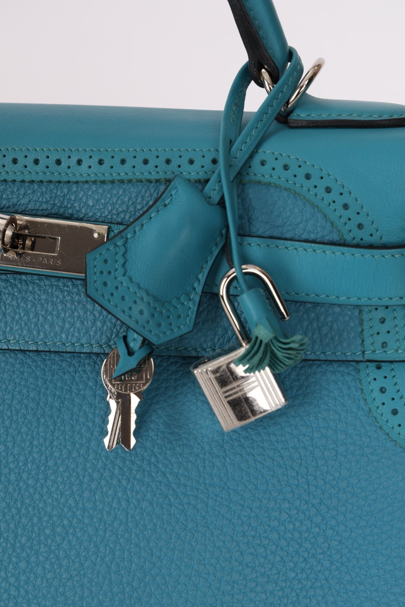Limited Edition Hermès 2015 Turquoise Togo & Swift Ghillies Kelly 32 PHW - FashioNica