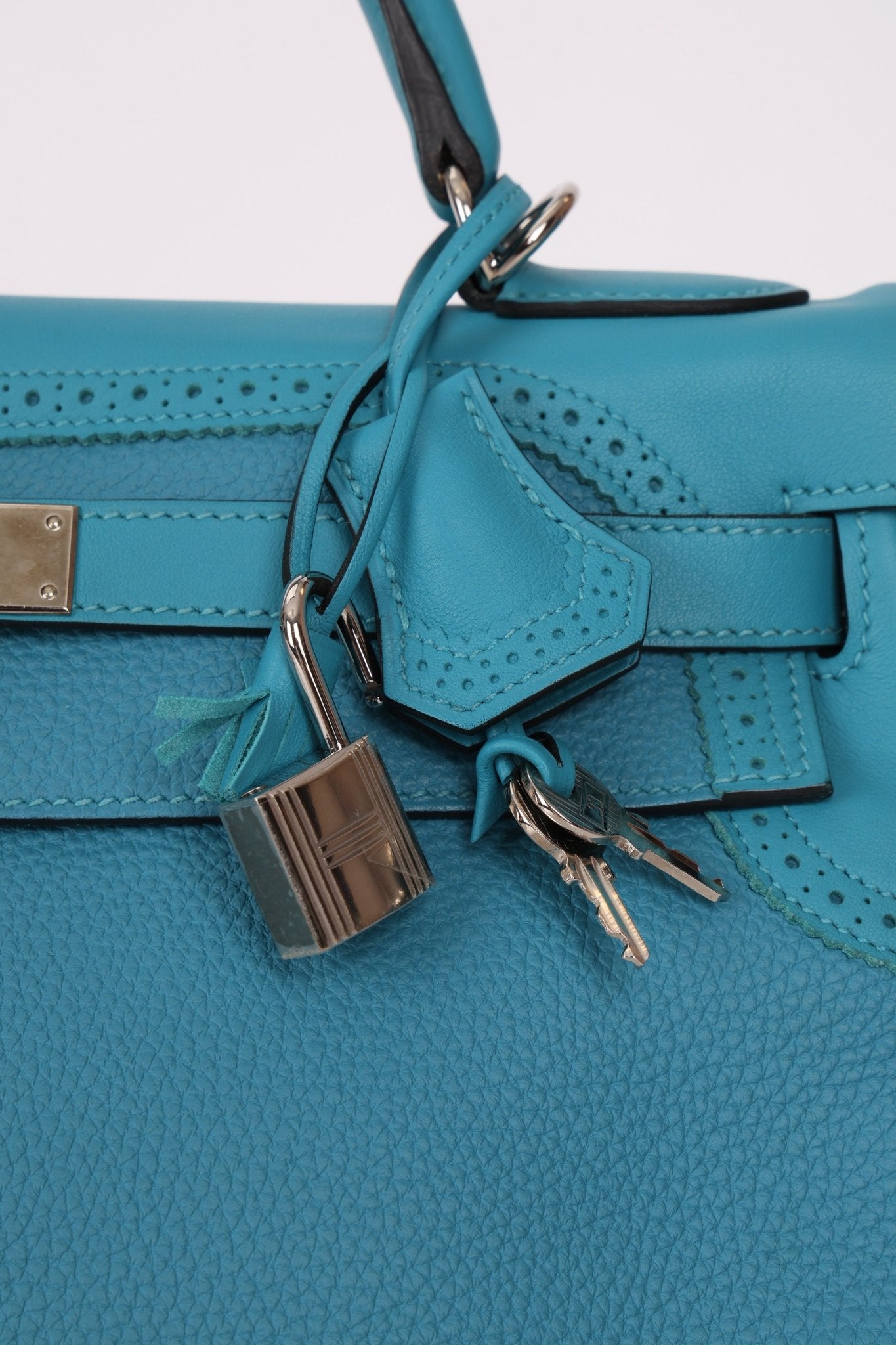 Limited Edition Hermès 2015 Turquoise Togo & Swift Ghillies Kelly 32 PHW - FashioNica