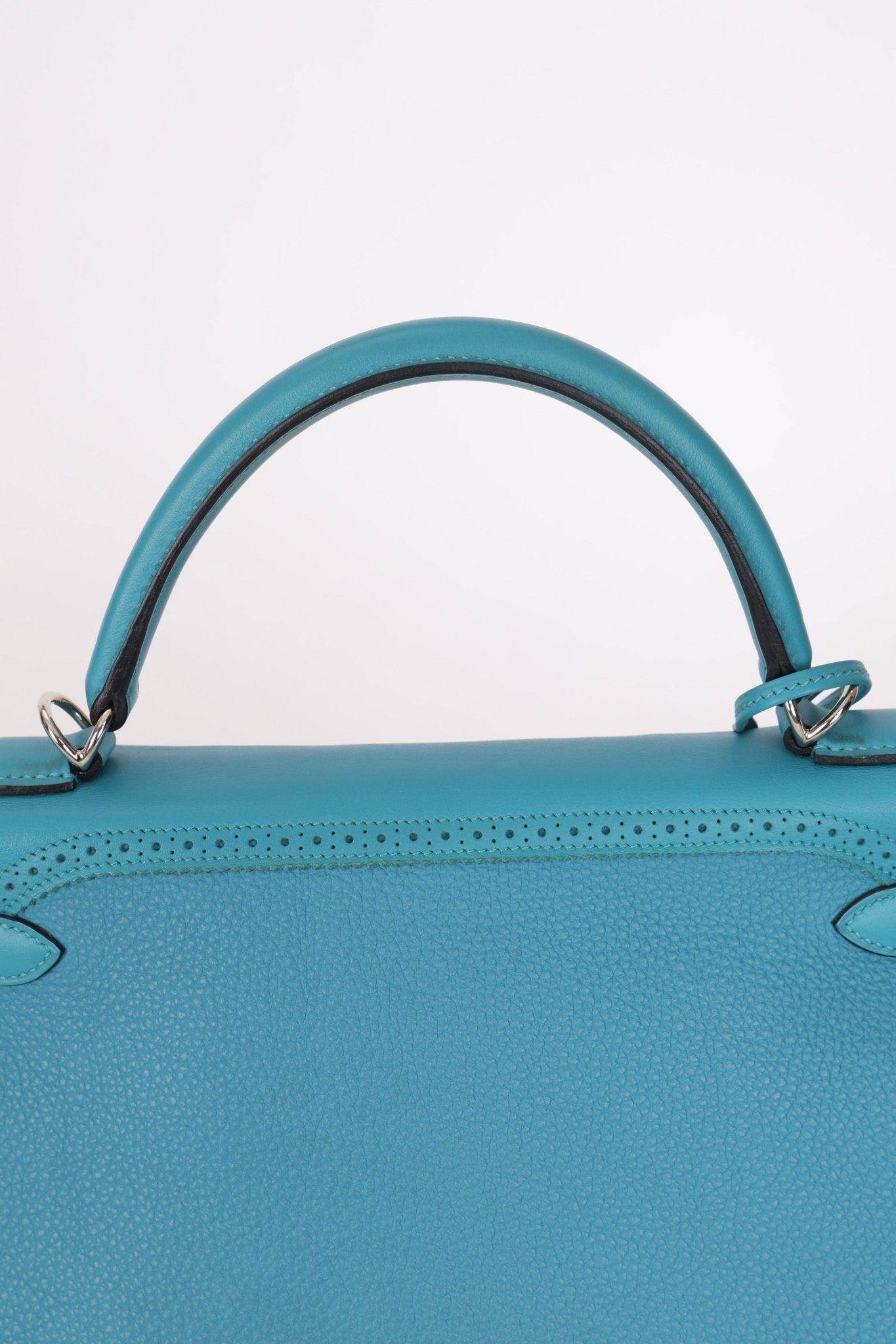 Limited Edition Hermès 2015 Turquoise Togo & Swift Ghillies Kelly 32 PHW - FashioNica