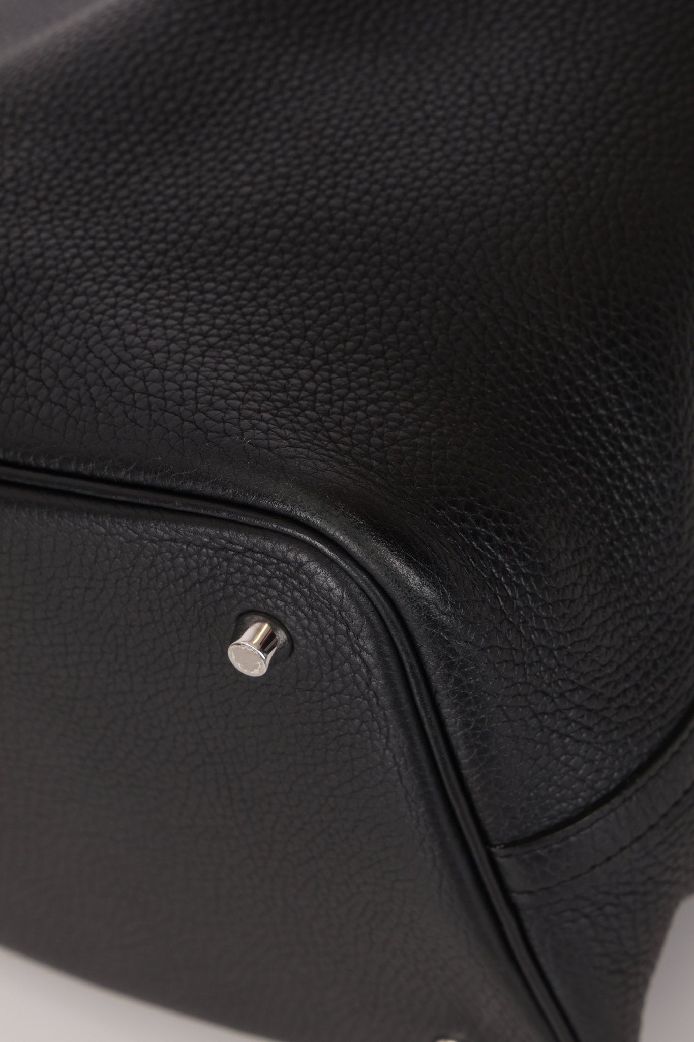 Limited Edition Hermès 2019 Noir Clemence and Matte Alligator Touch Picotin 22 - FashioNica