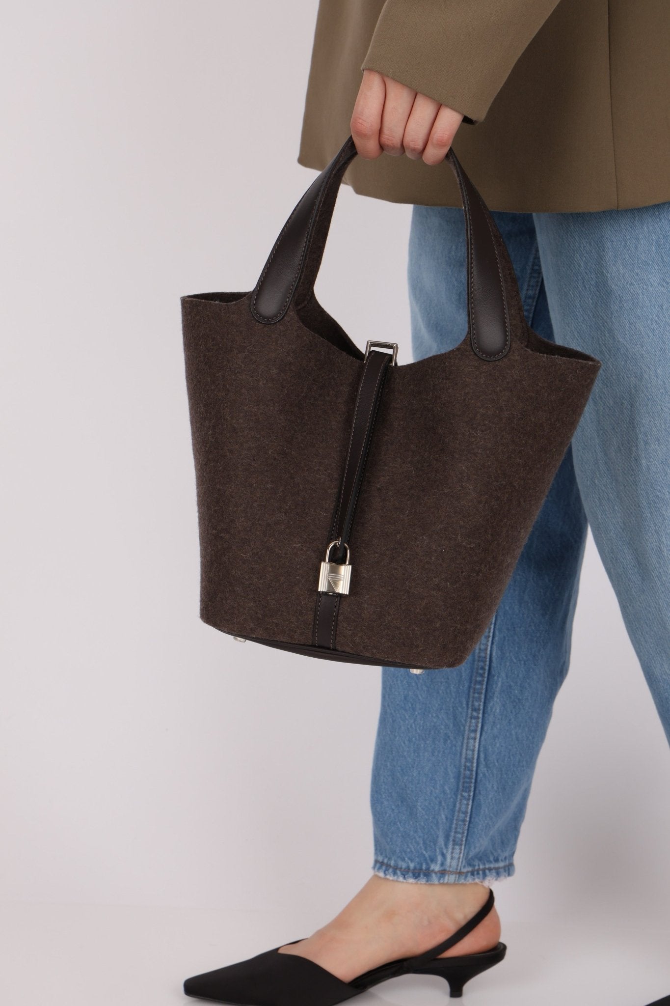 Limited Edition Hermès 2021 Ebene Swift and Wool Picotin 22 PHW - FashioNica