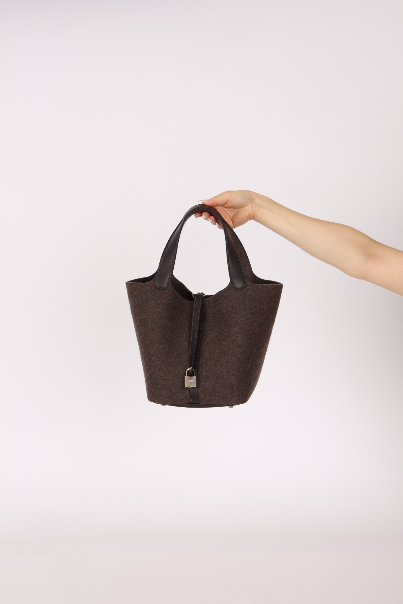 Limited Edition Hermès 2021 Ebene Swift and Wool Picotin 22 PHW - FashioNica