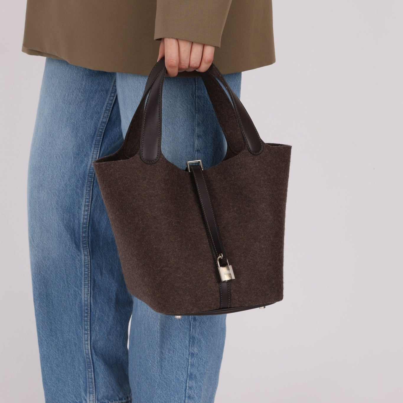 Limited Edition Hermès 2021 Ebene Swift and Wool Picotin 22 PHW - FashioNica