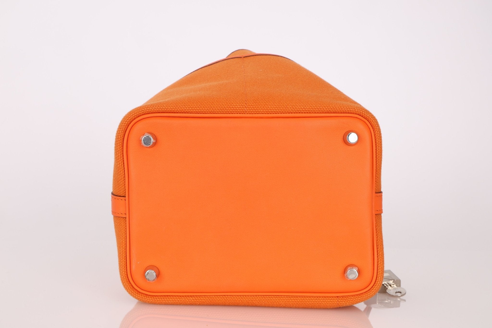 Limited Edition Hermès 2023 Orange Toile Goeland Swift Cargo Picotin 18 PHW - FashioNica