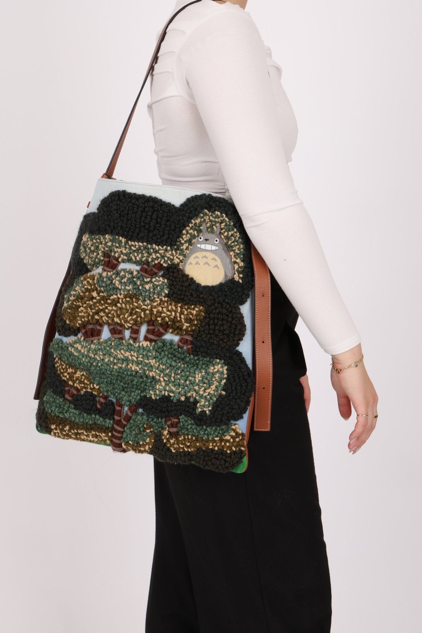 Limited Edition Loewe x Studio Ghibli My Neighbor Totoro Knitted Vertical Tote - FashioNica