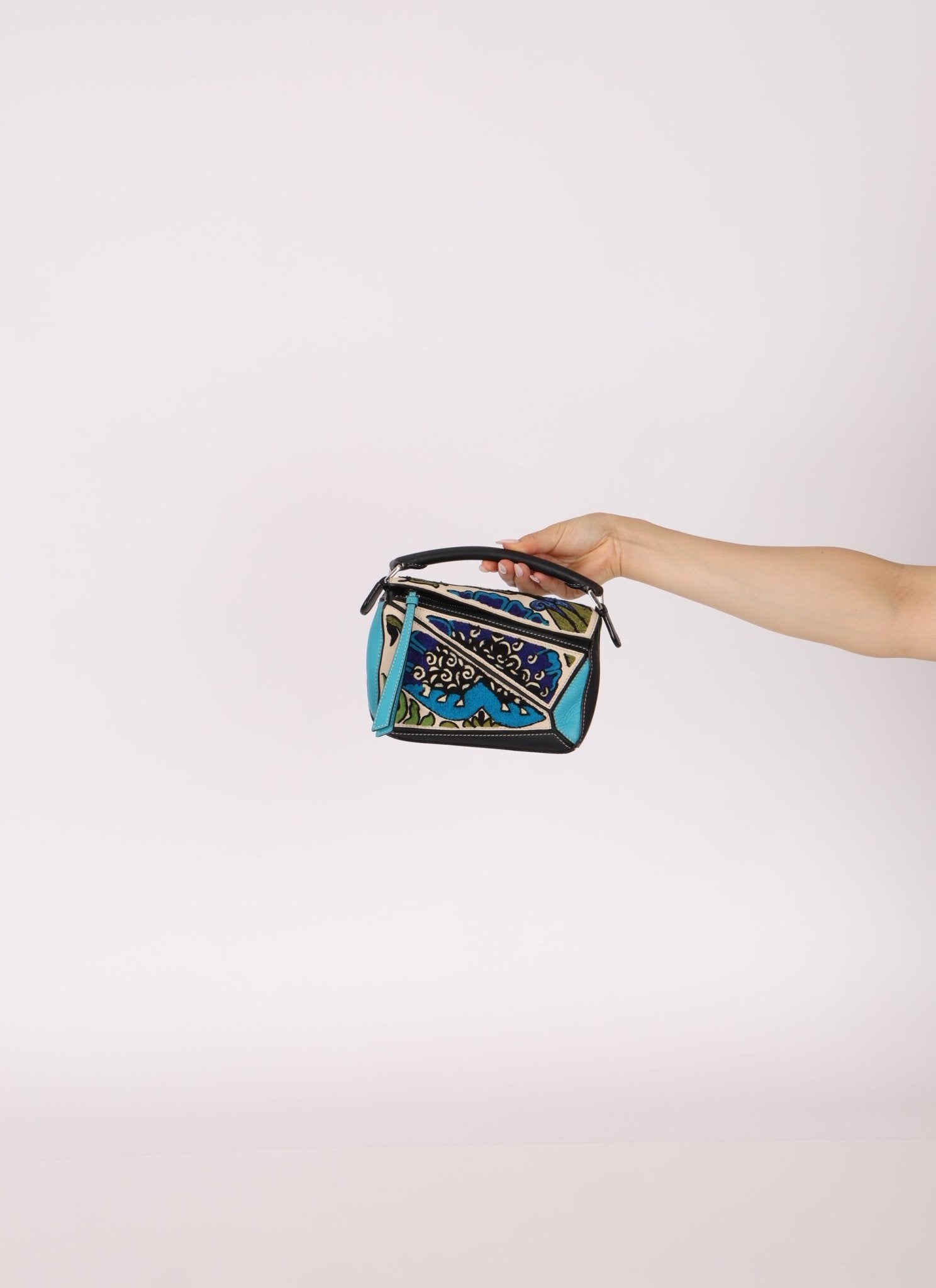 Limited Edition Loewe x William De Morgan Embroidered Floral Mini Puzzle - FashioNica