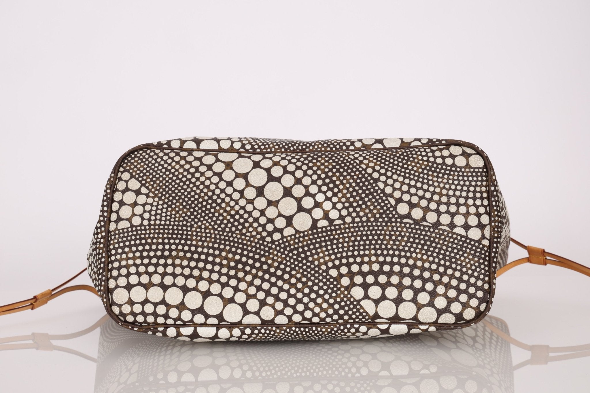 Limited Edition Louis Vuitton Kusama Waves Neverfull - FashioNica