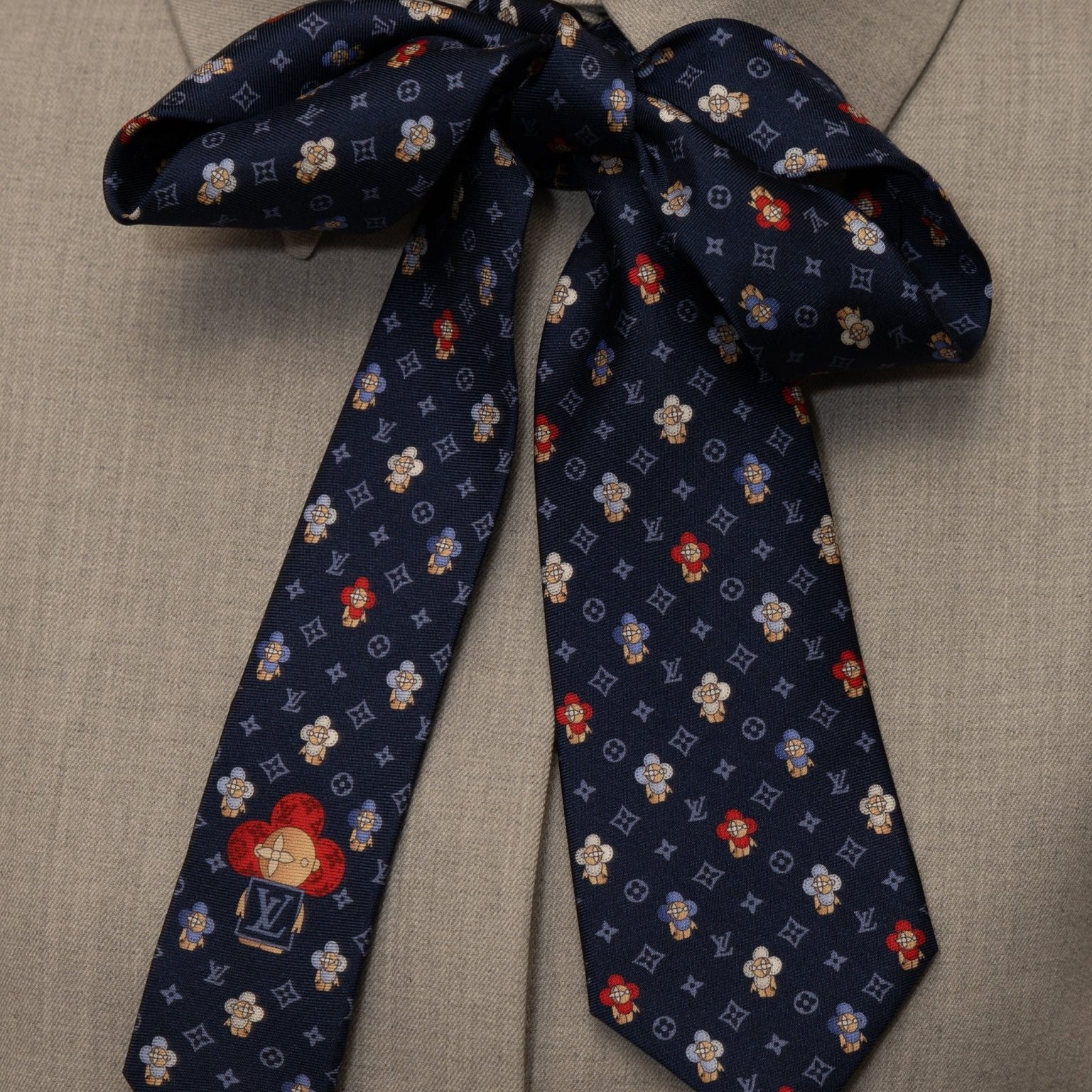 Limited Edition Louis Vuitton Silk Monogram Vivienne Tie - FashioNica