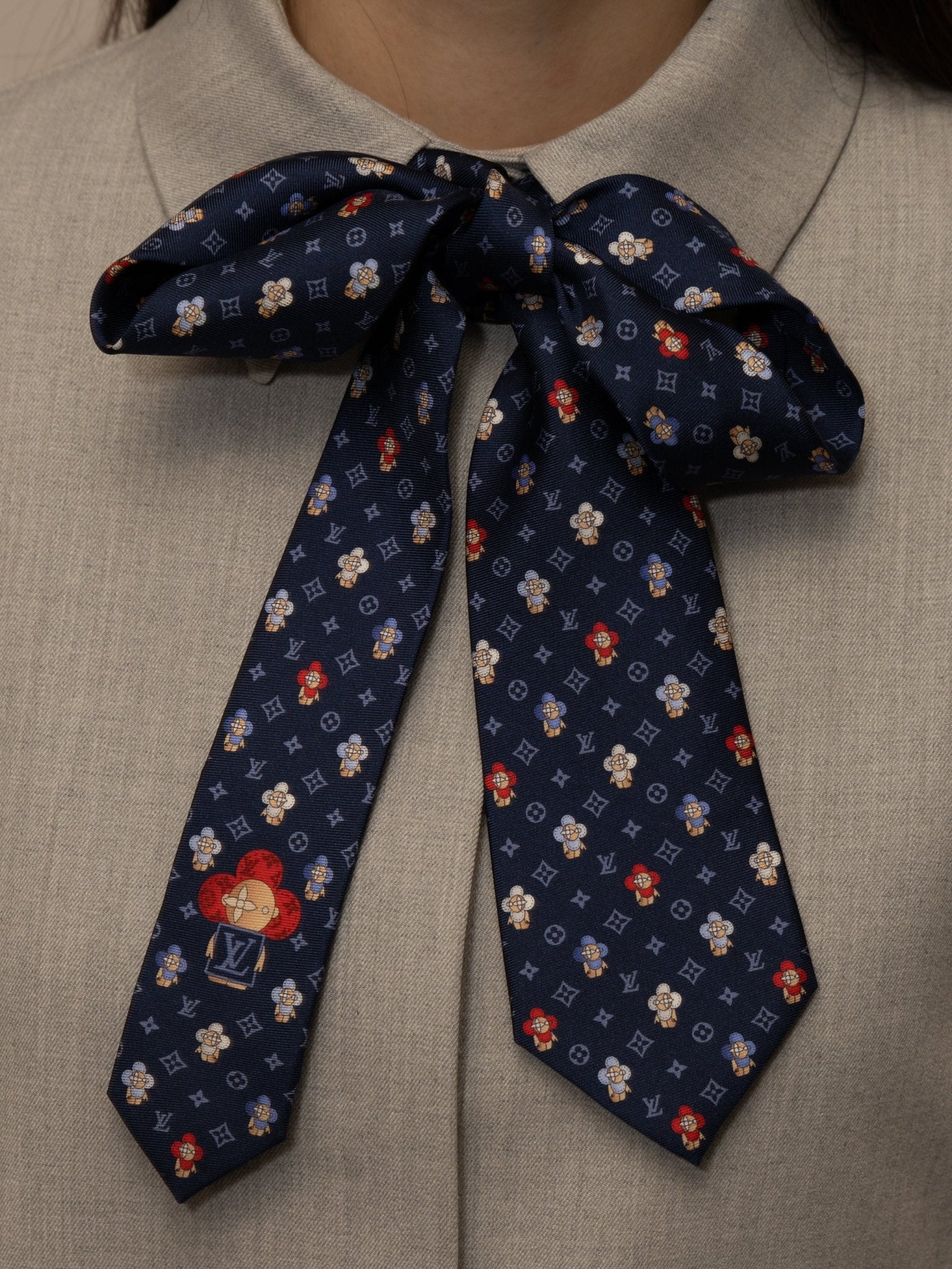 Limited Edition Louis Vuitton Silk Monogram Vivienne Tie - FashioNica