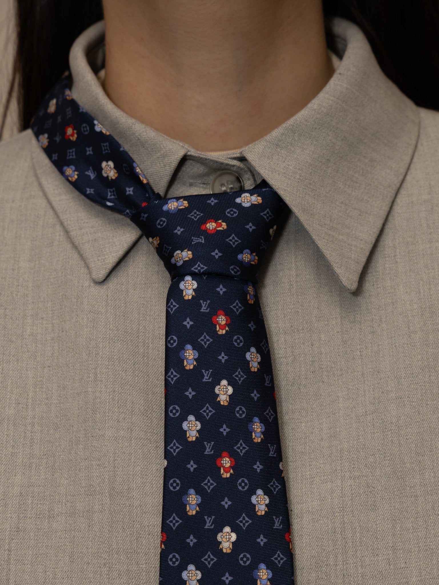 Limited Edition Louis Vuitton Silk Monogram Vivienne Tie - FashioNica