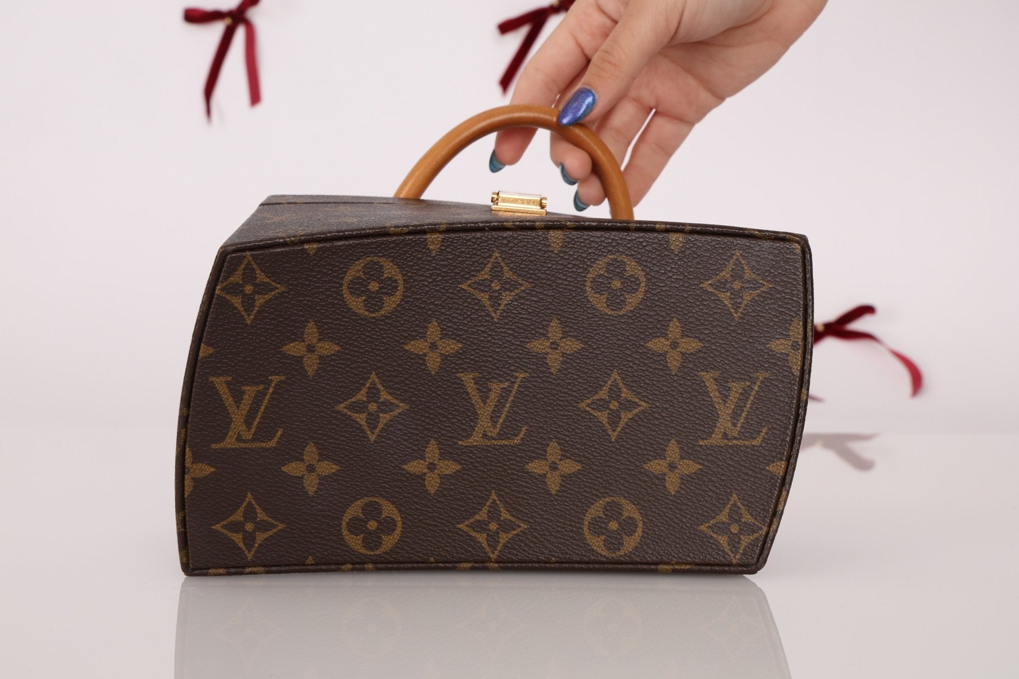 Limited Edition Louis Vuitton x Frank Gehry 2014 Monogram Twisted Box with Strap - FashioNica