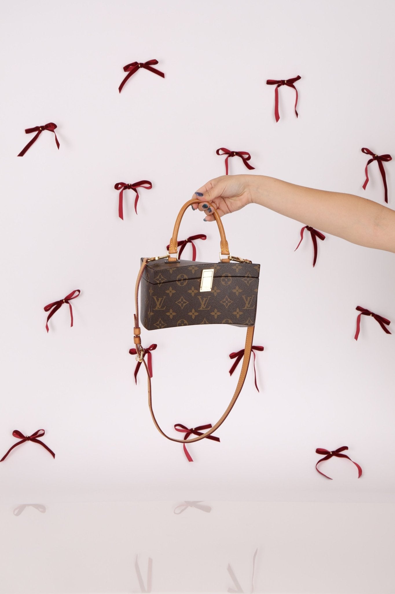 Limited Edition Louis Vuitton x Frank Gehry 2014 Monogram Twisted Box with Strap - FashioNica