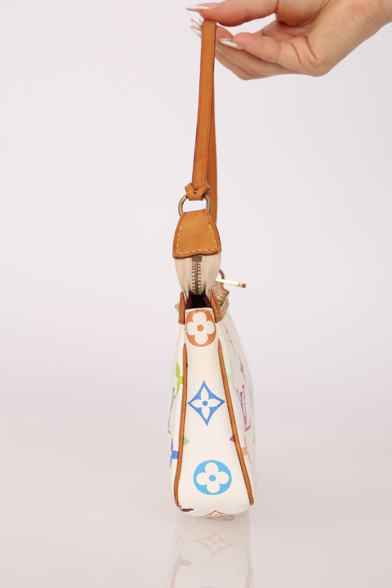 Limited Edition Louis Vuitton x Takashi Murakami Blanc Multicolor Pochette - FashioNica