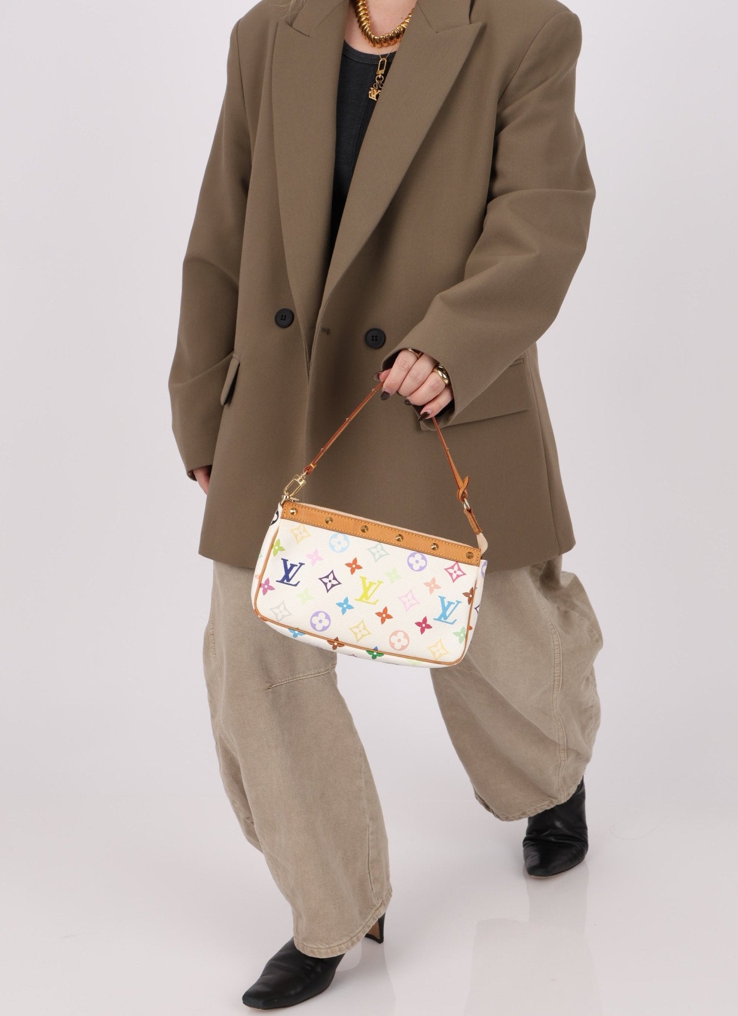 Limited Edition Louis Vuitton x Takashi Murakami Blanc Multicolor Pochette - FashioNica