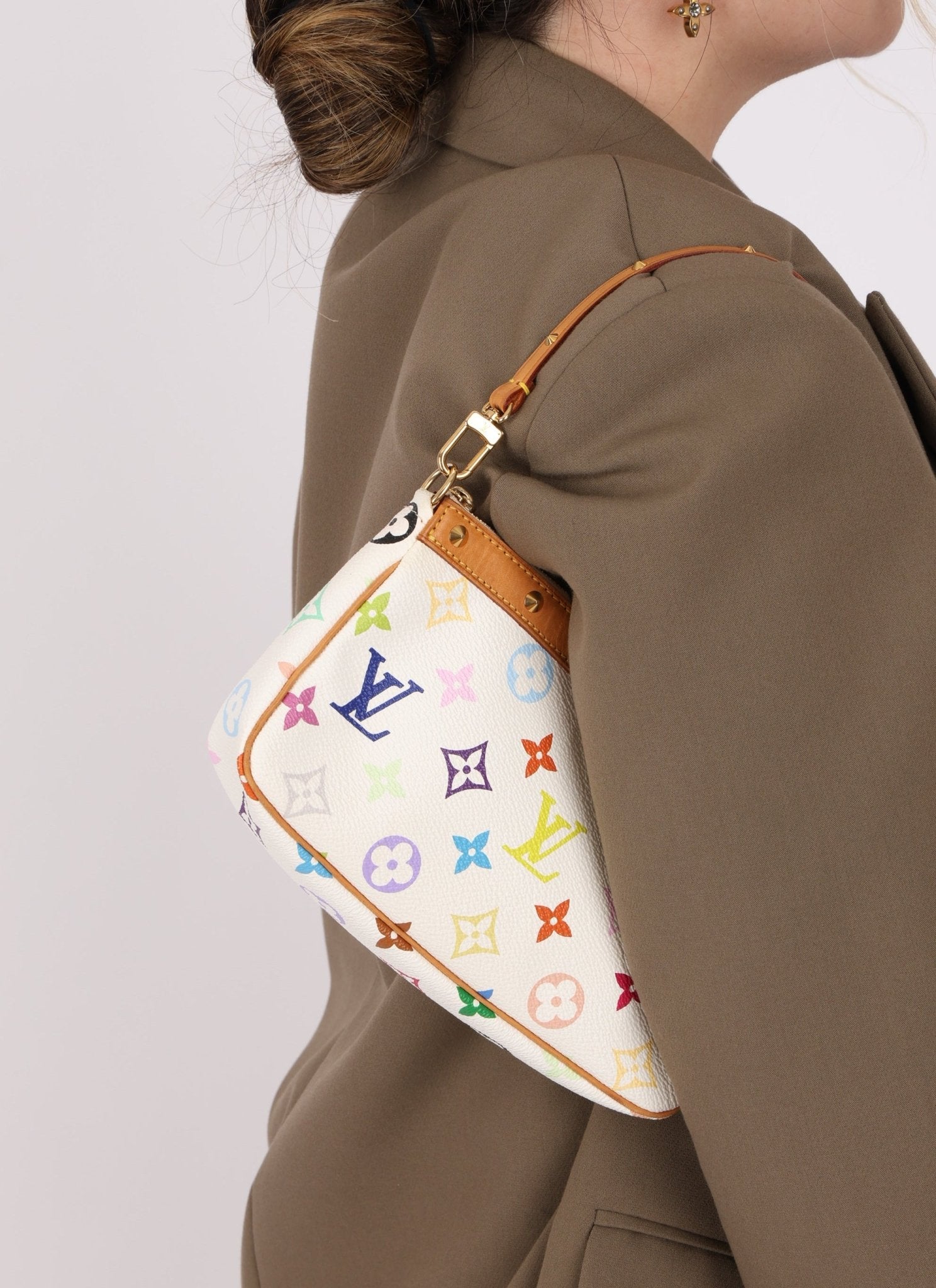Limited Edition Louis Vuitton x Takashi Murakami Blanc Multicolor Pochette - FashioNica