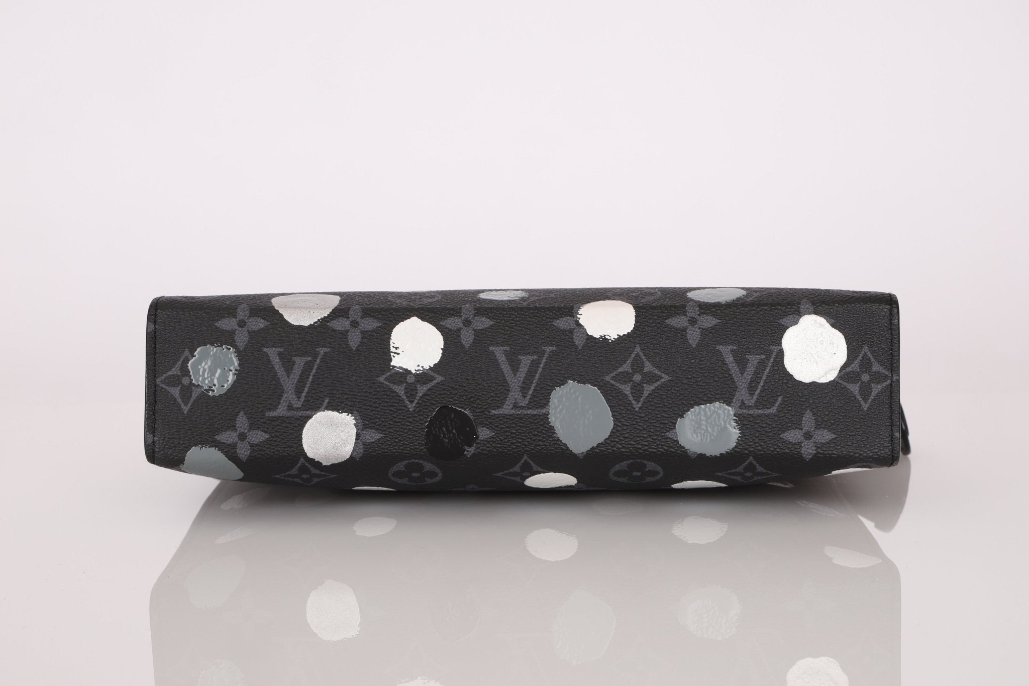 Limited Edition Louis Vuitton x Yayoi Kusama Voyage Monogram Eclipse Pochette MM - FashioNica