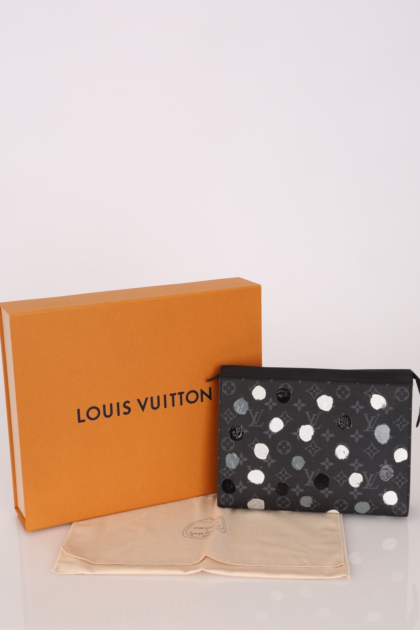 Limited Edition Louis Vuitton x Yayoi Kusama Voyage Monogram Eclipse Pochette MM - FashioNica
