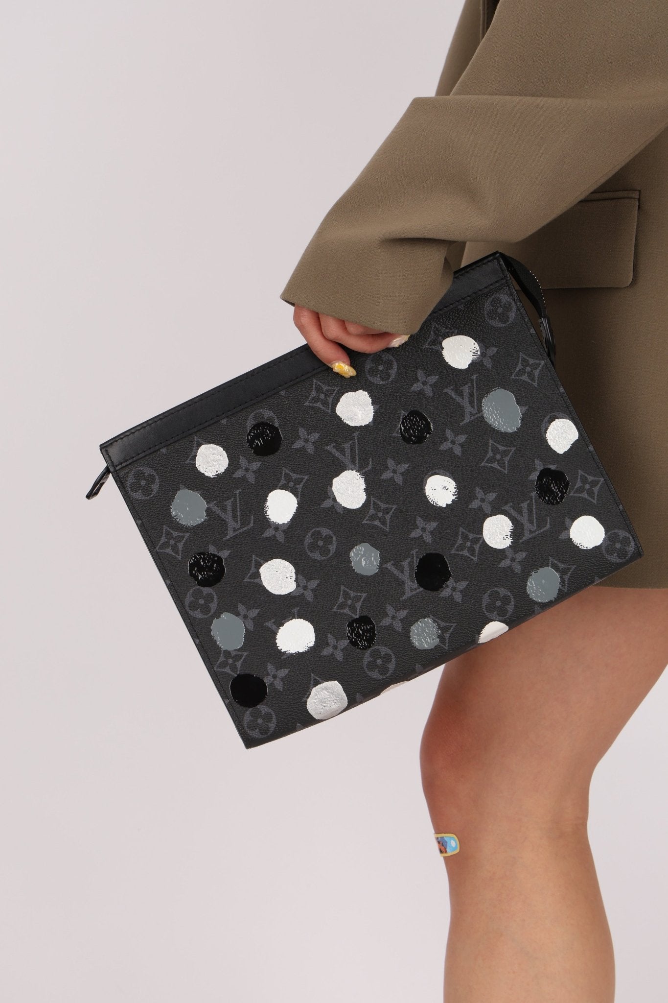 Limited Edition Louis Vuitton x Yayoi Kusama Voyage Monogram Eclipse Pochette MM - FashioNica
