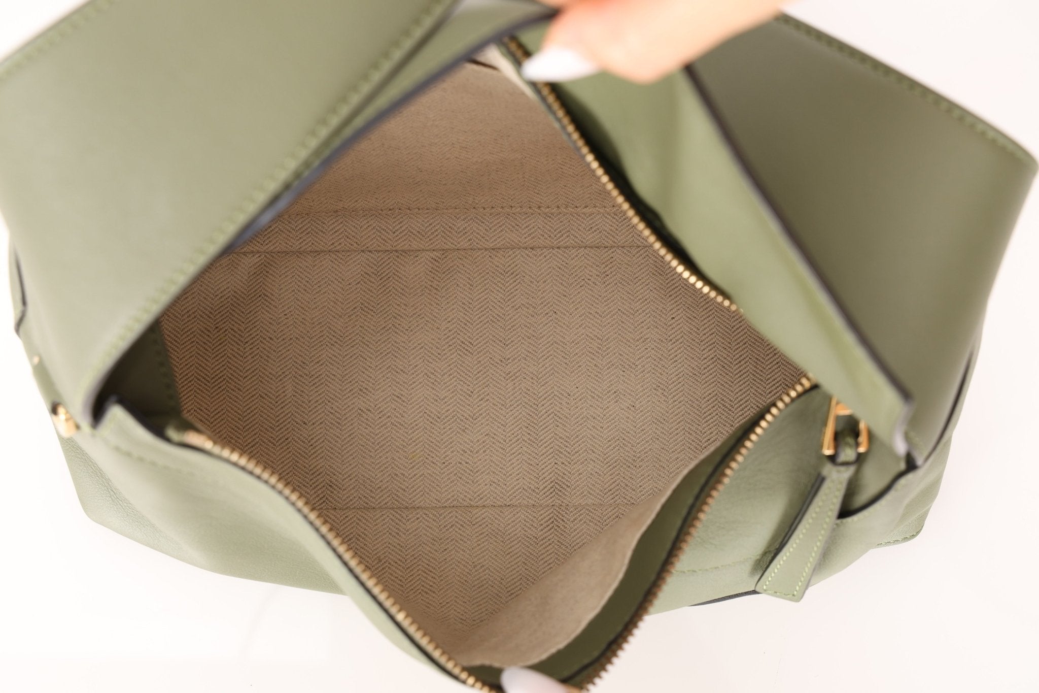 Loewe 2022 Avocado Puzzle Hobo - FashioNica