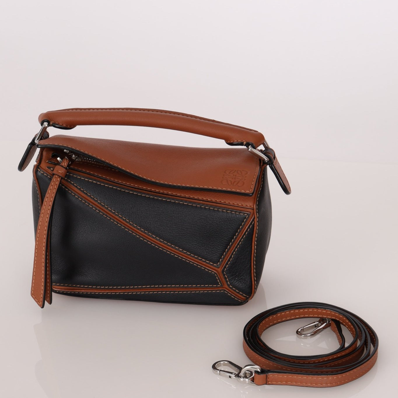 Loewe Bicolor Mini Puzzle - FashioNica