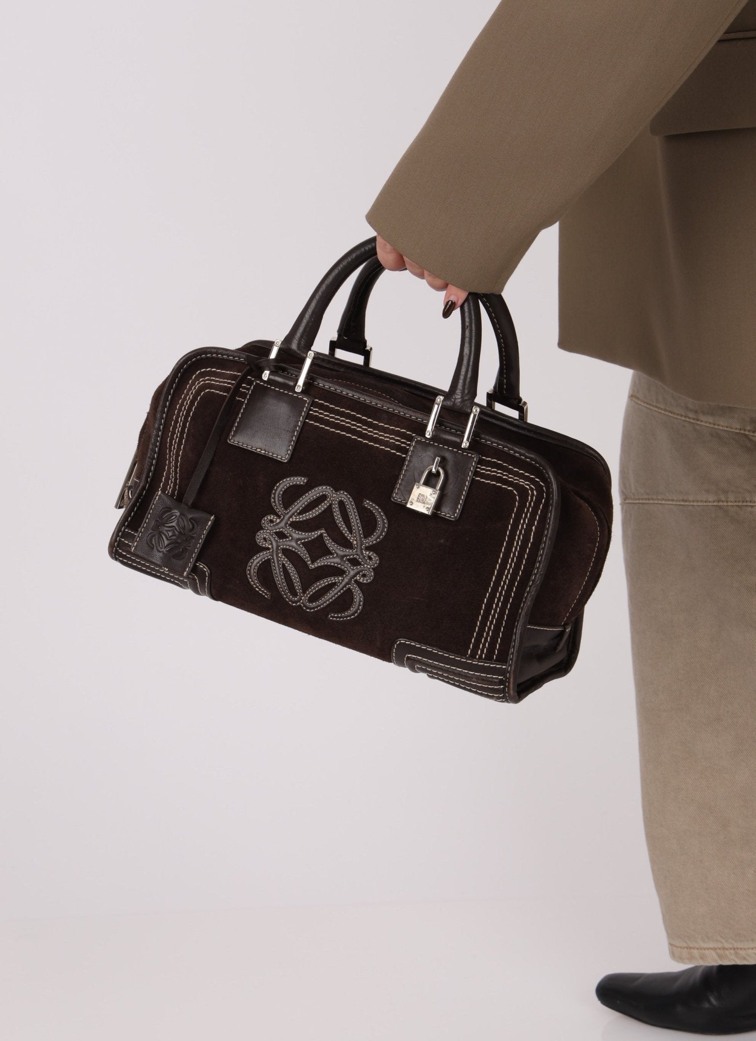 Loewe Brown Suede Contrast Stitch Amazona - FashioNica