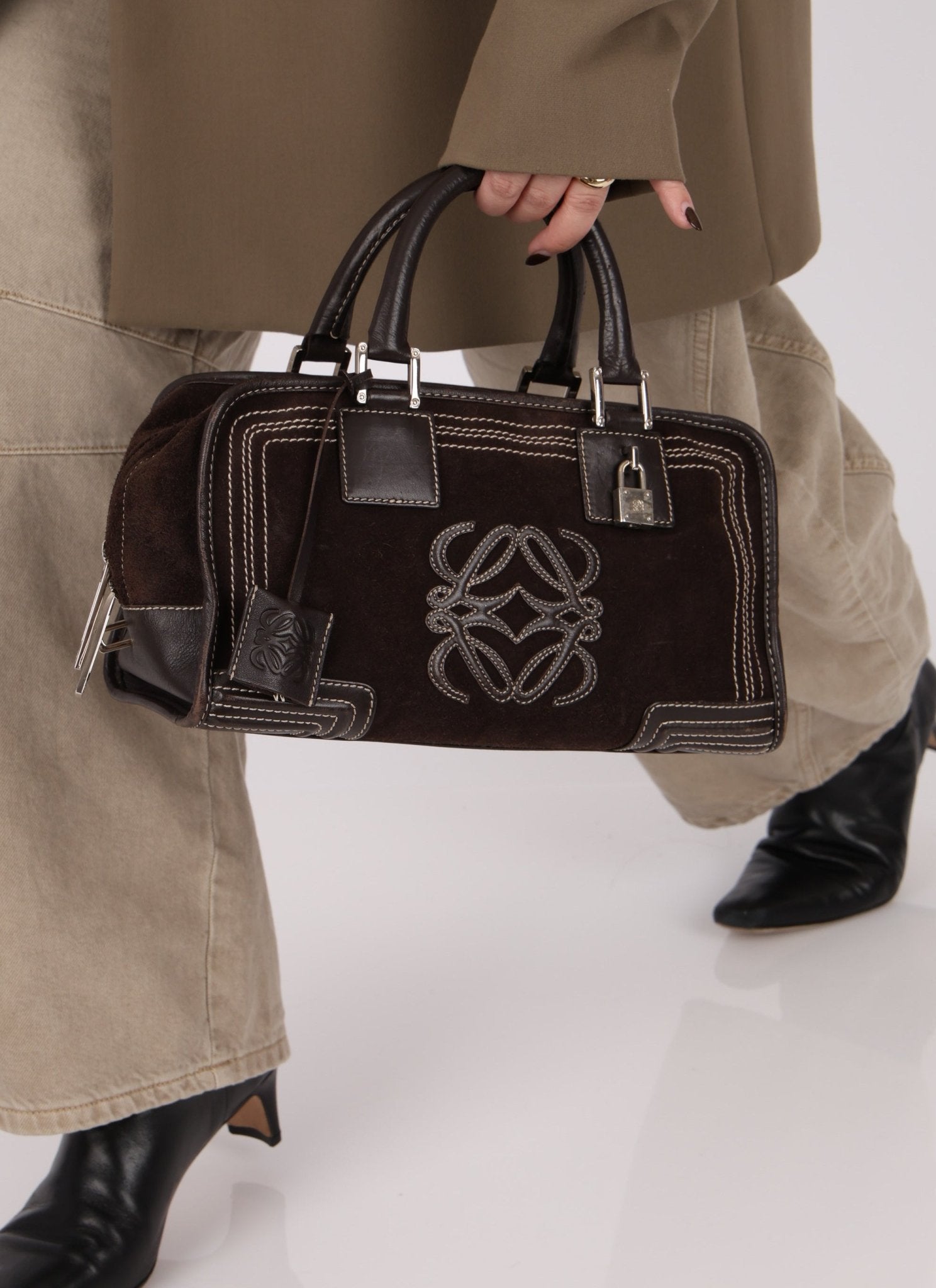 Loewe Brown Suede Contrast Stitch Amazona - FashioNica