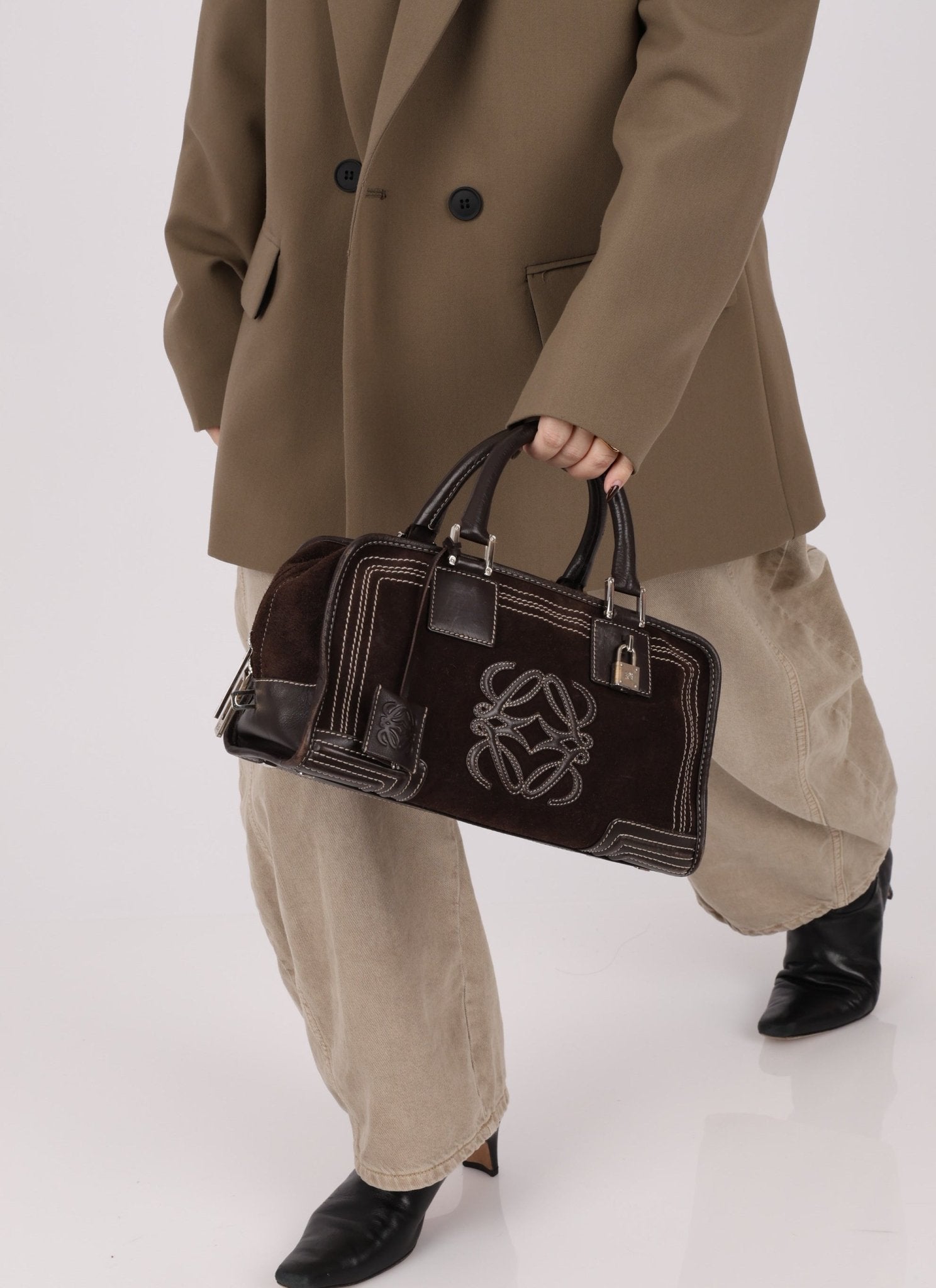 Loewe Brown Suede Contrast Stitch Amazona - FashioNica