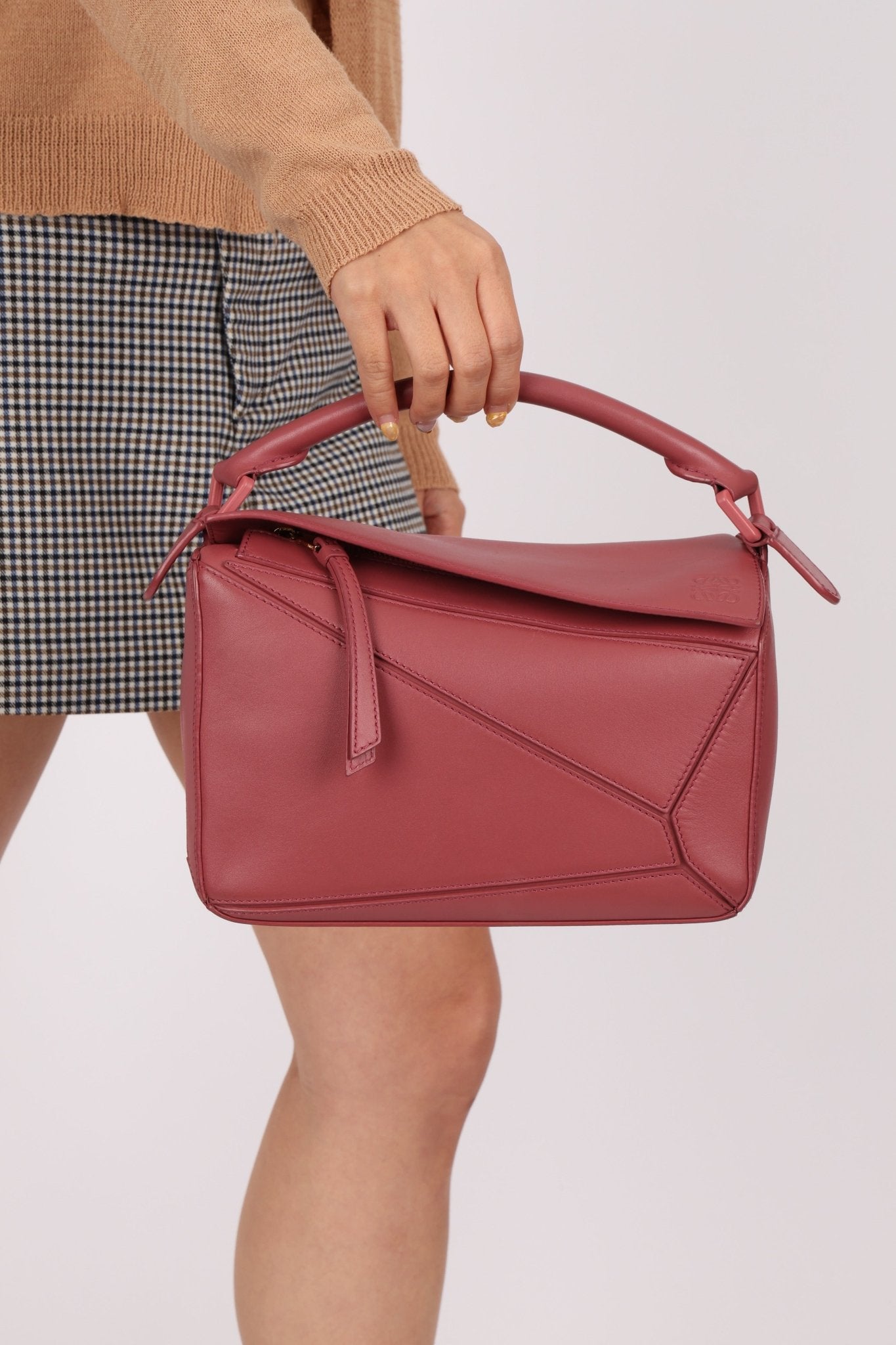 Loewe Ceremic Matte Plumrose Small Puzzle Bag - FashioNica