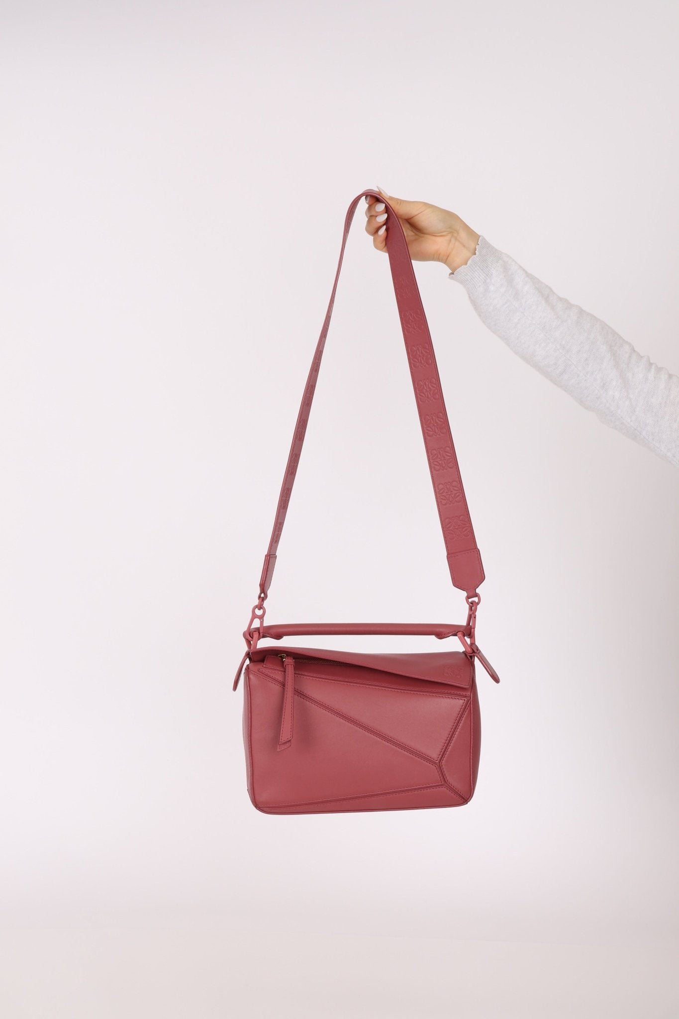 Loewe Ceremic Matte Plumrose Small Puzzle Bag - FashioNica