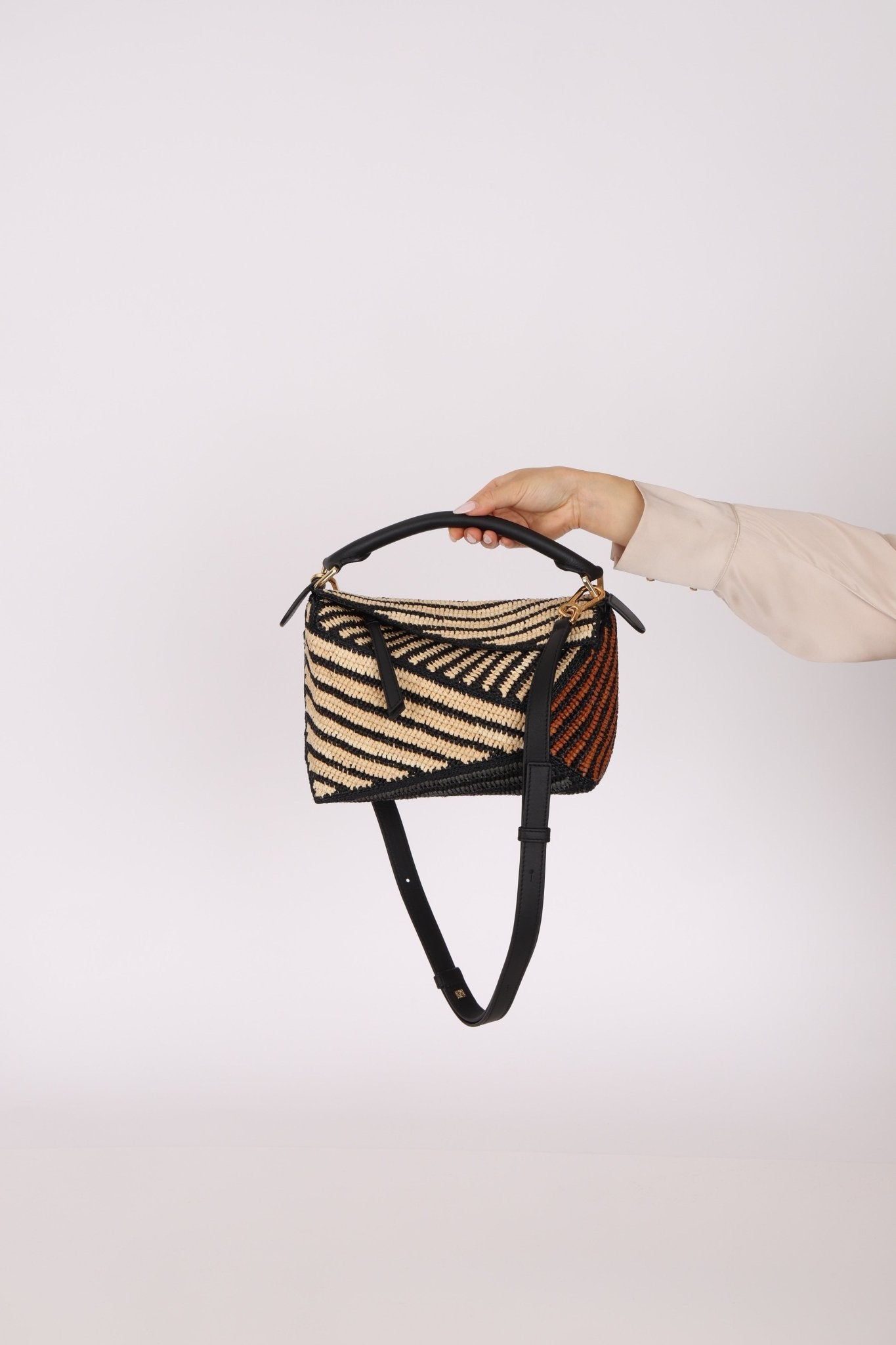 Loewe Raffia Woven and Calfskin Small Puzzle Edge - FashioNica